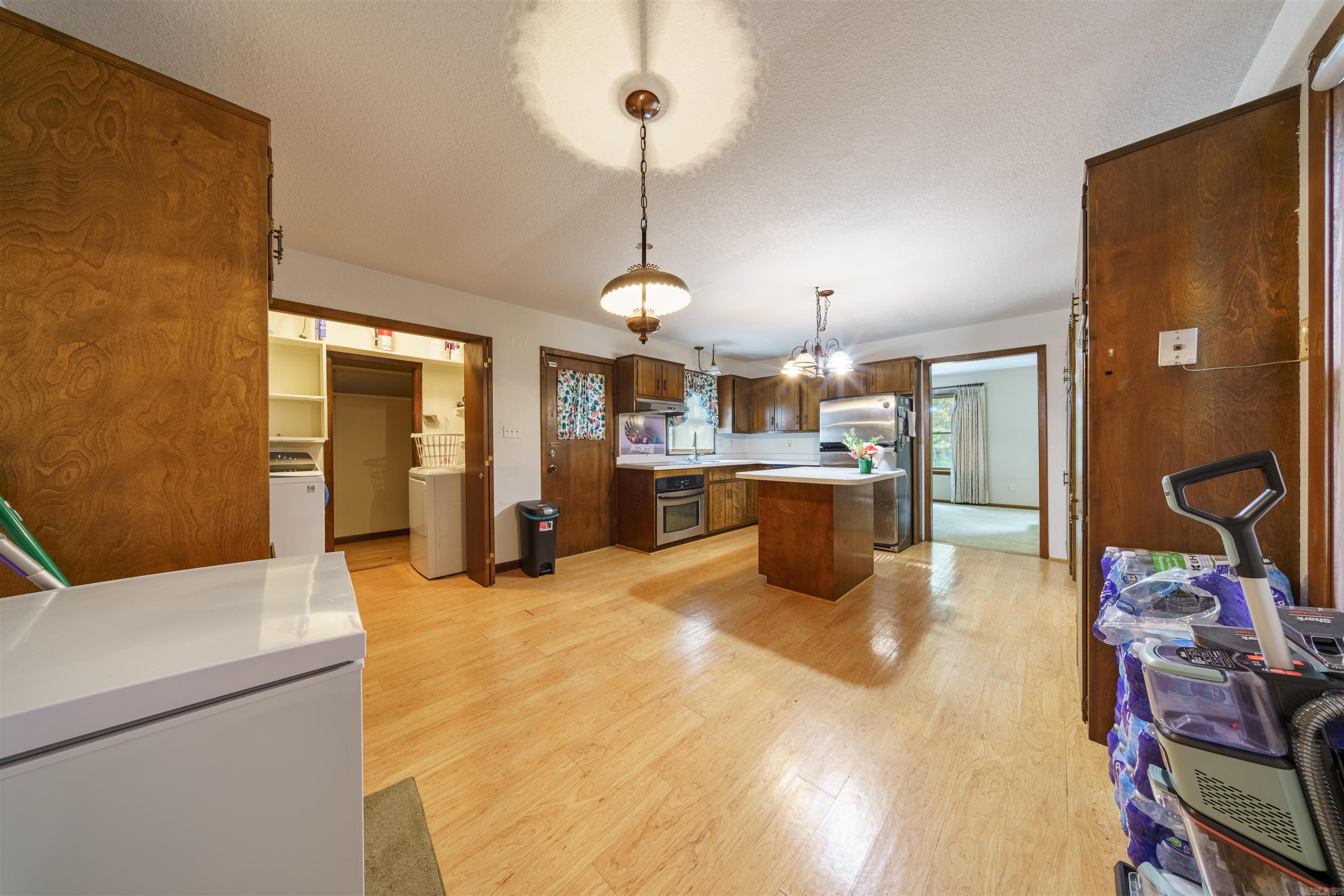 BRYANT WOODLAND HGTS - Residential