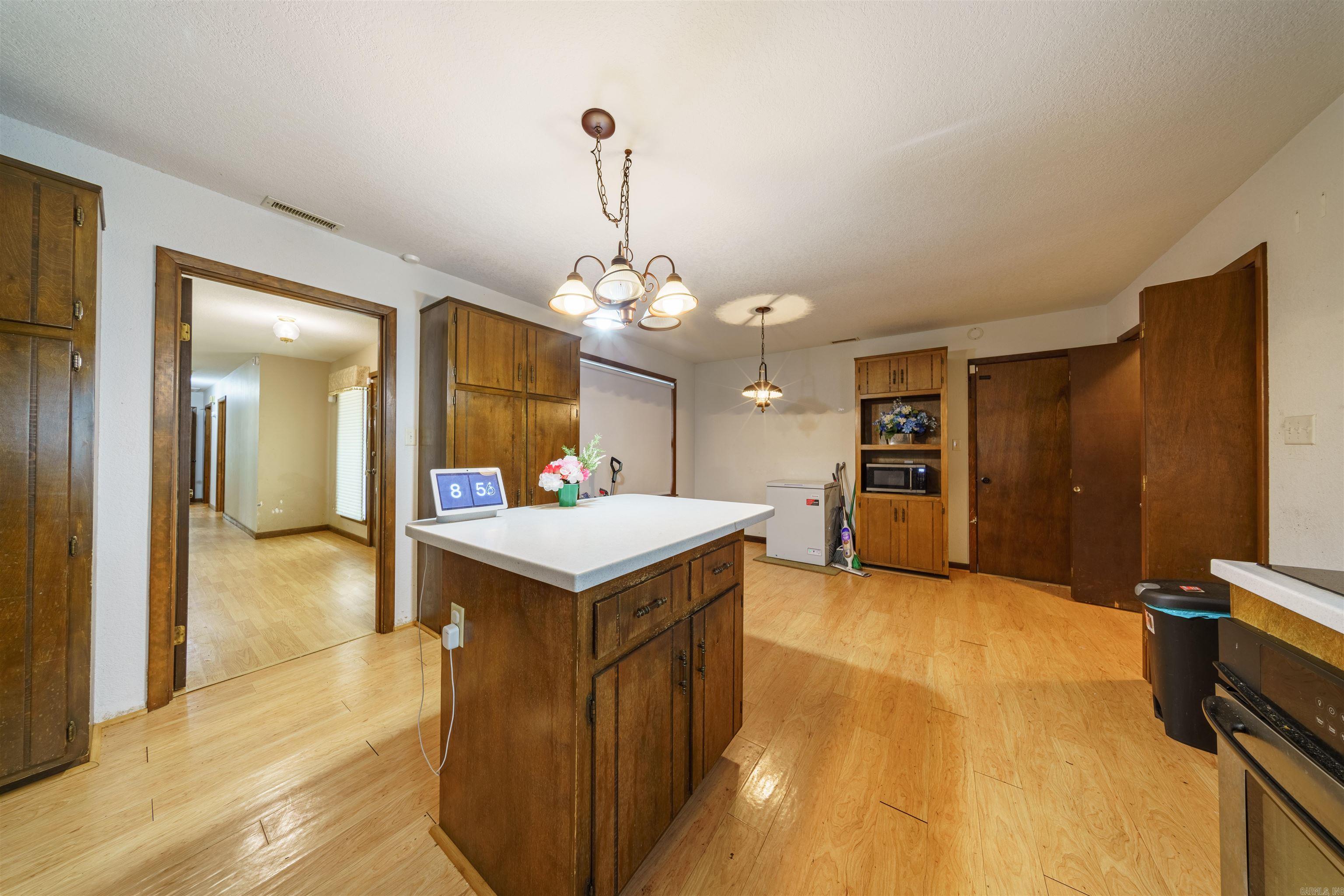 BRYANT WOODLAND HGTS - Residential