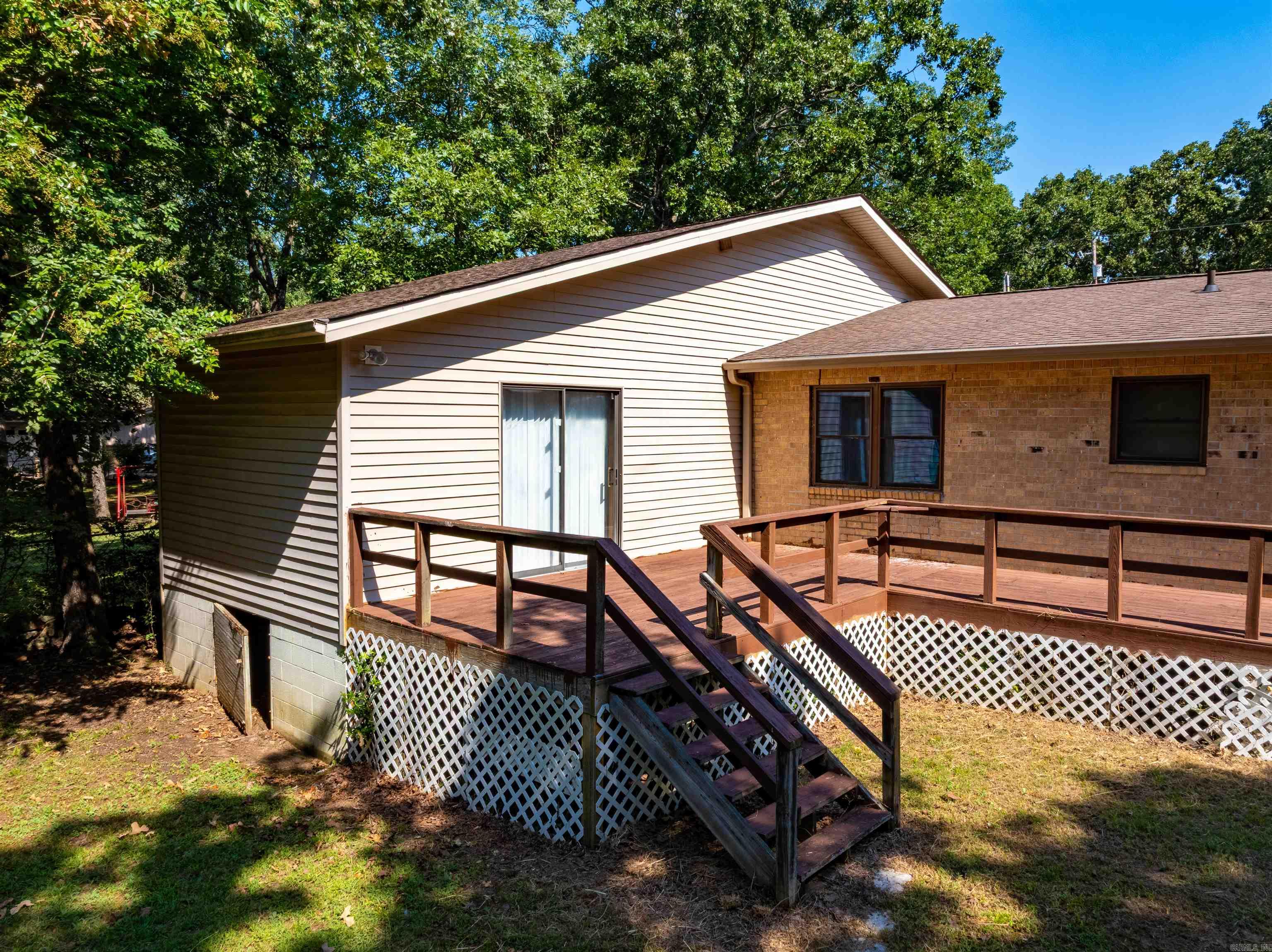 BRYANT WOODLAND HGTS - Residential