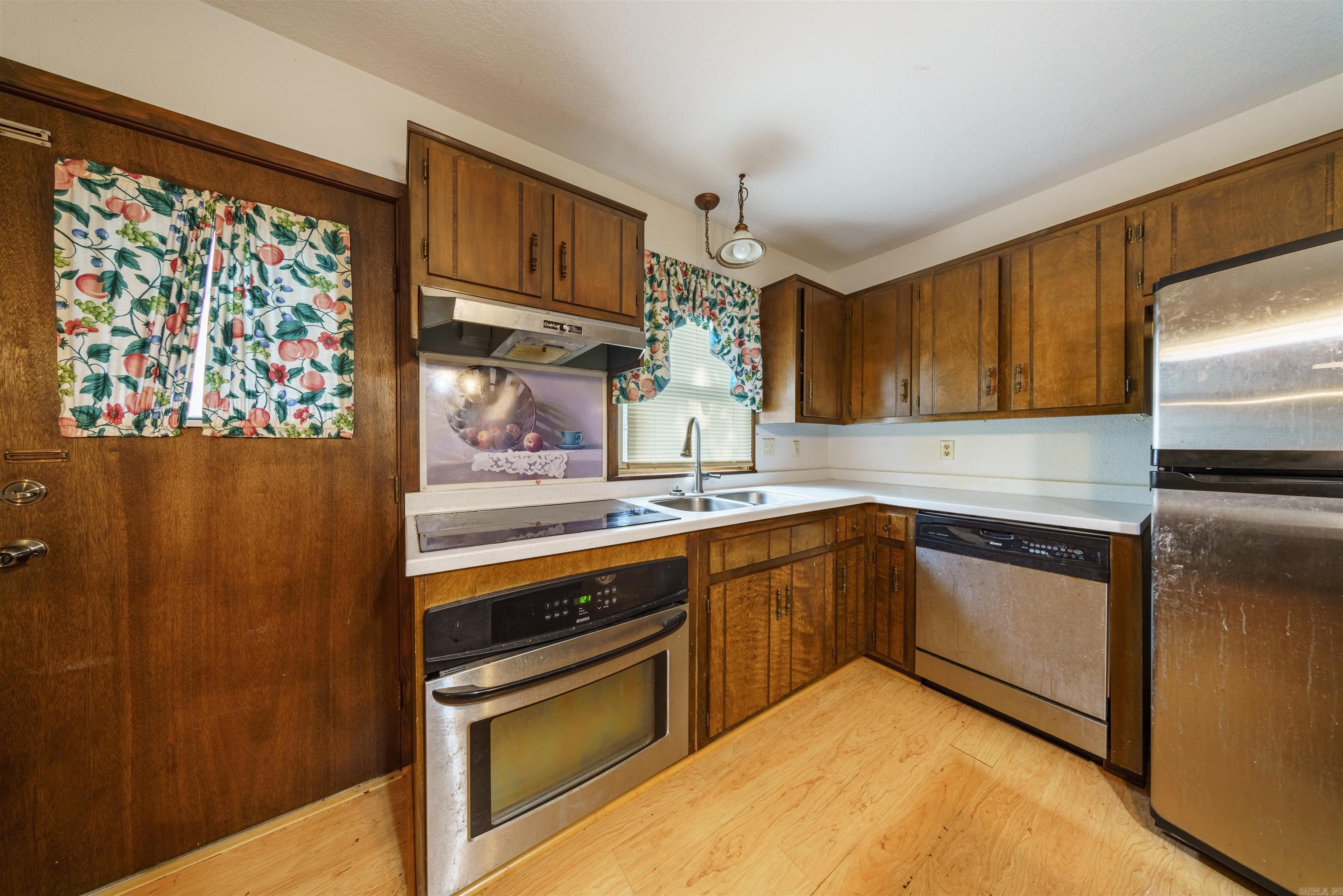 BRYANT WOODLAND HGTS - Residential