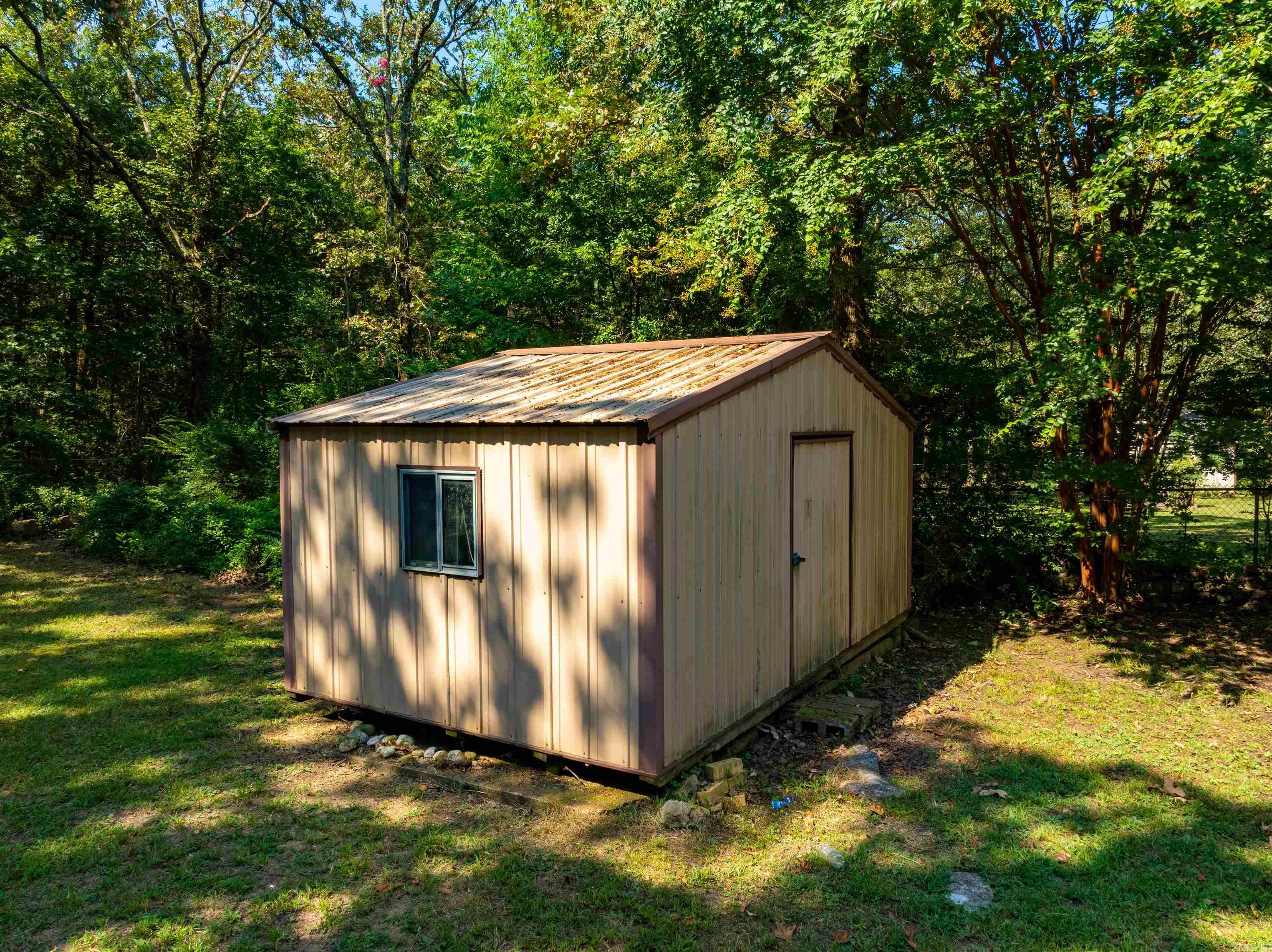 BRYANT WOODLAND HGTS - Residential