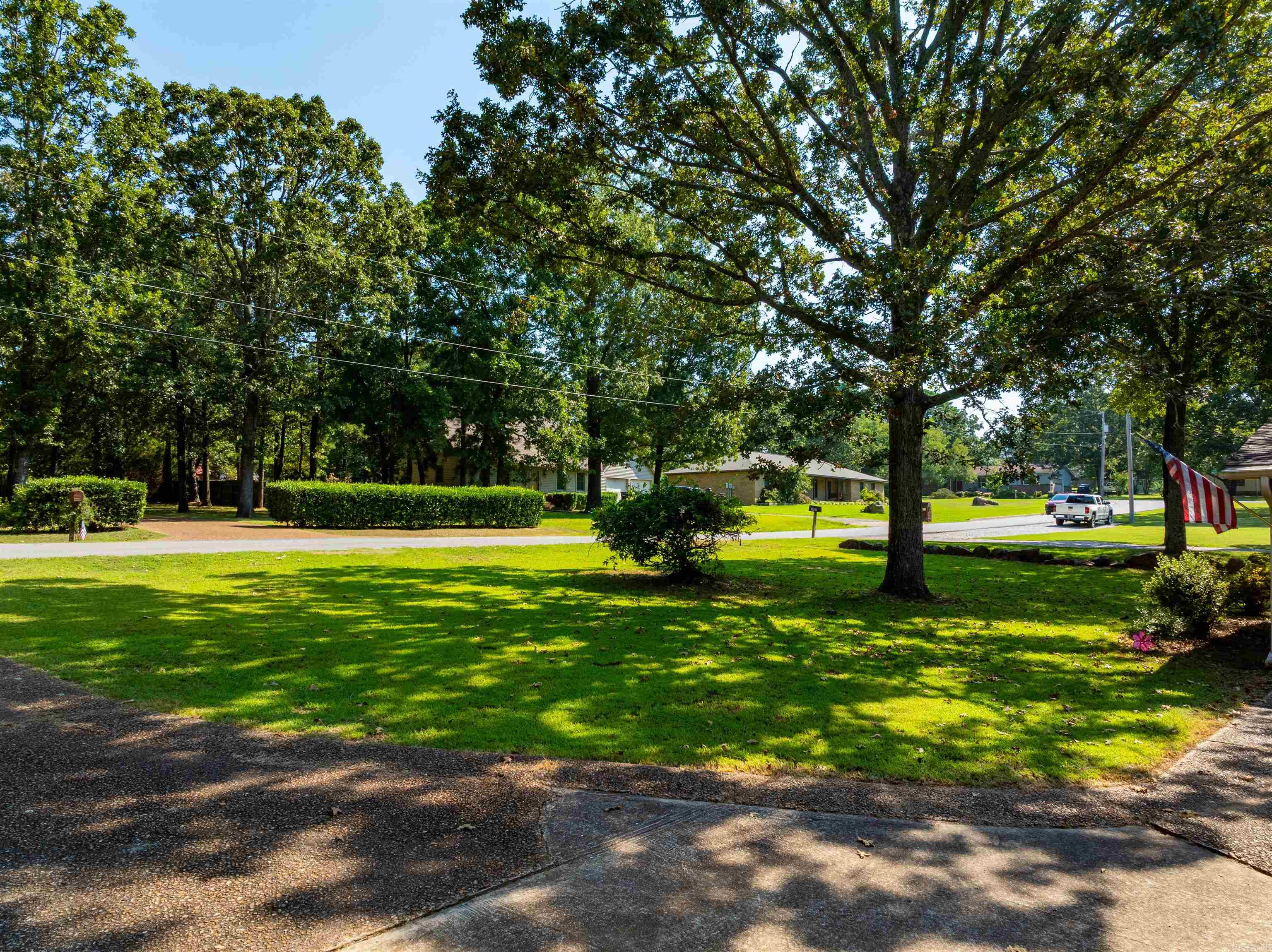 BRYANT WOODLAND HGTS - Residential