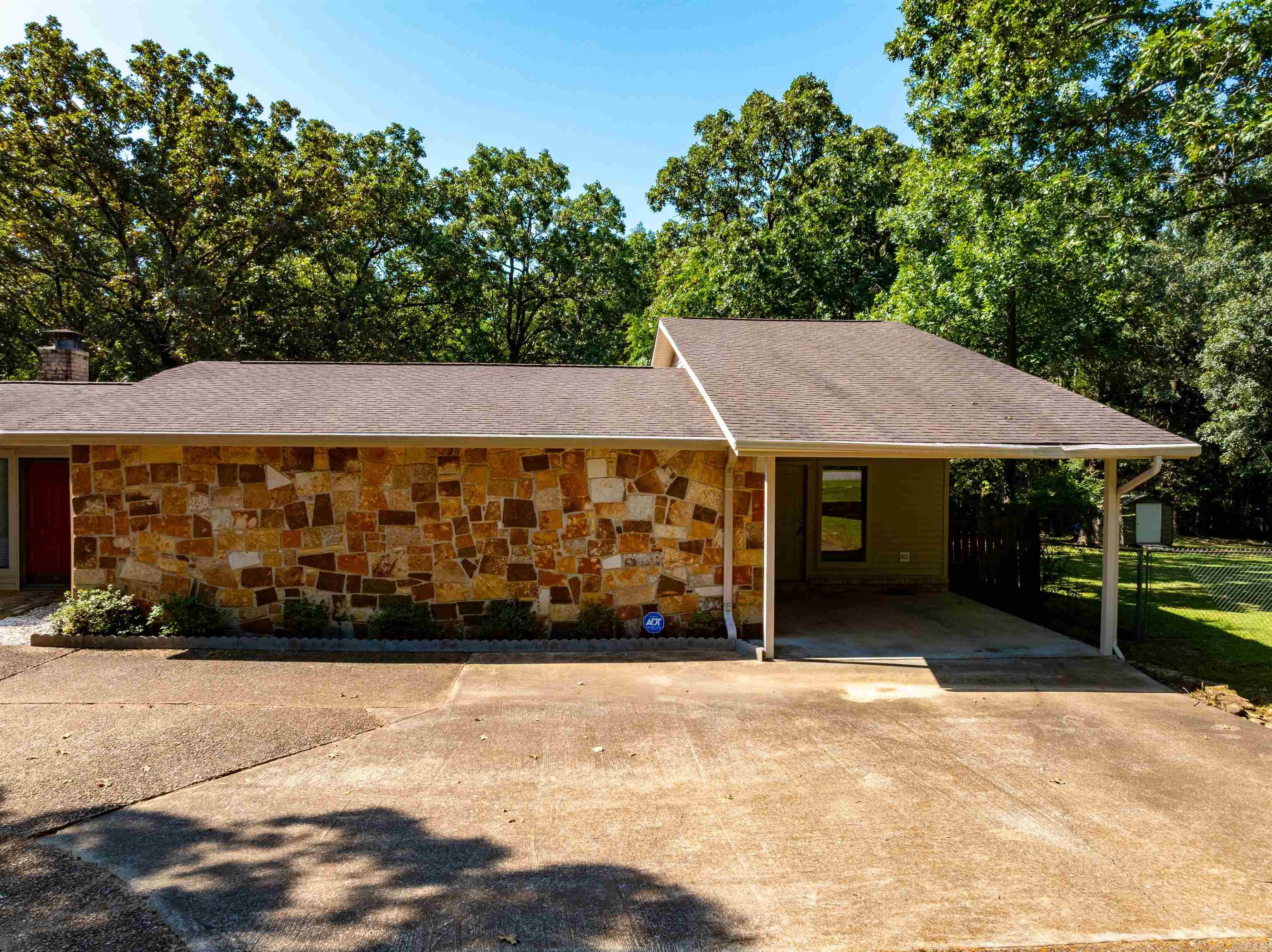 BRYANT WOODLAND HGTS - Residential