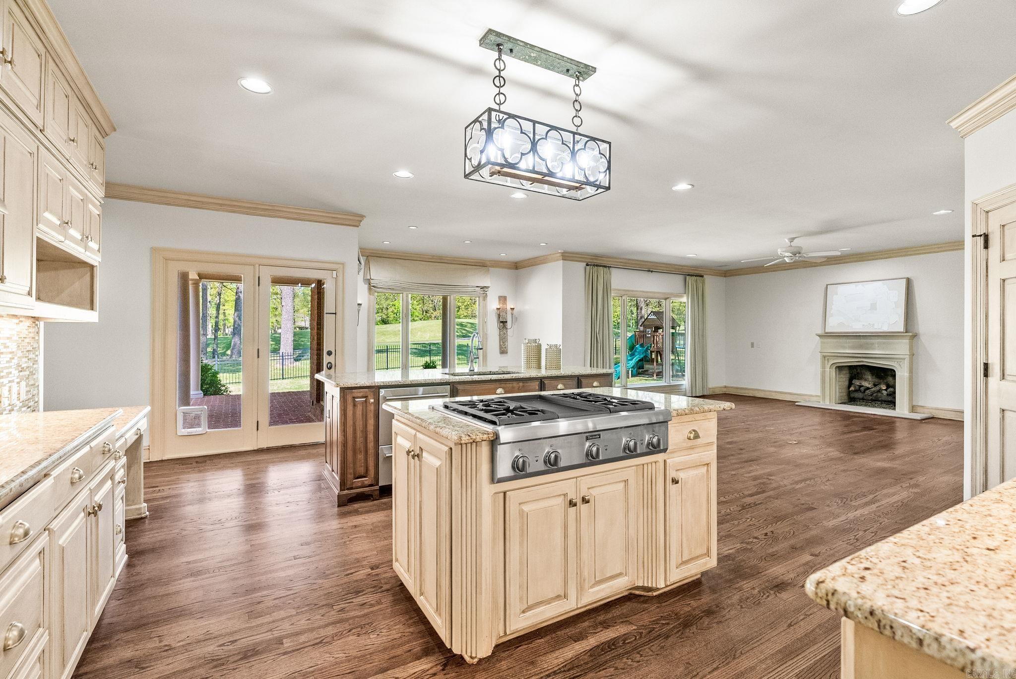 CHENAL VALLEY BRETAGNE CIRCLE - Residential