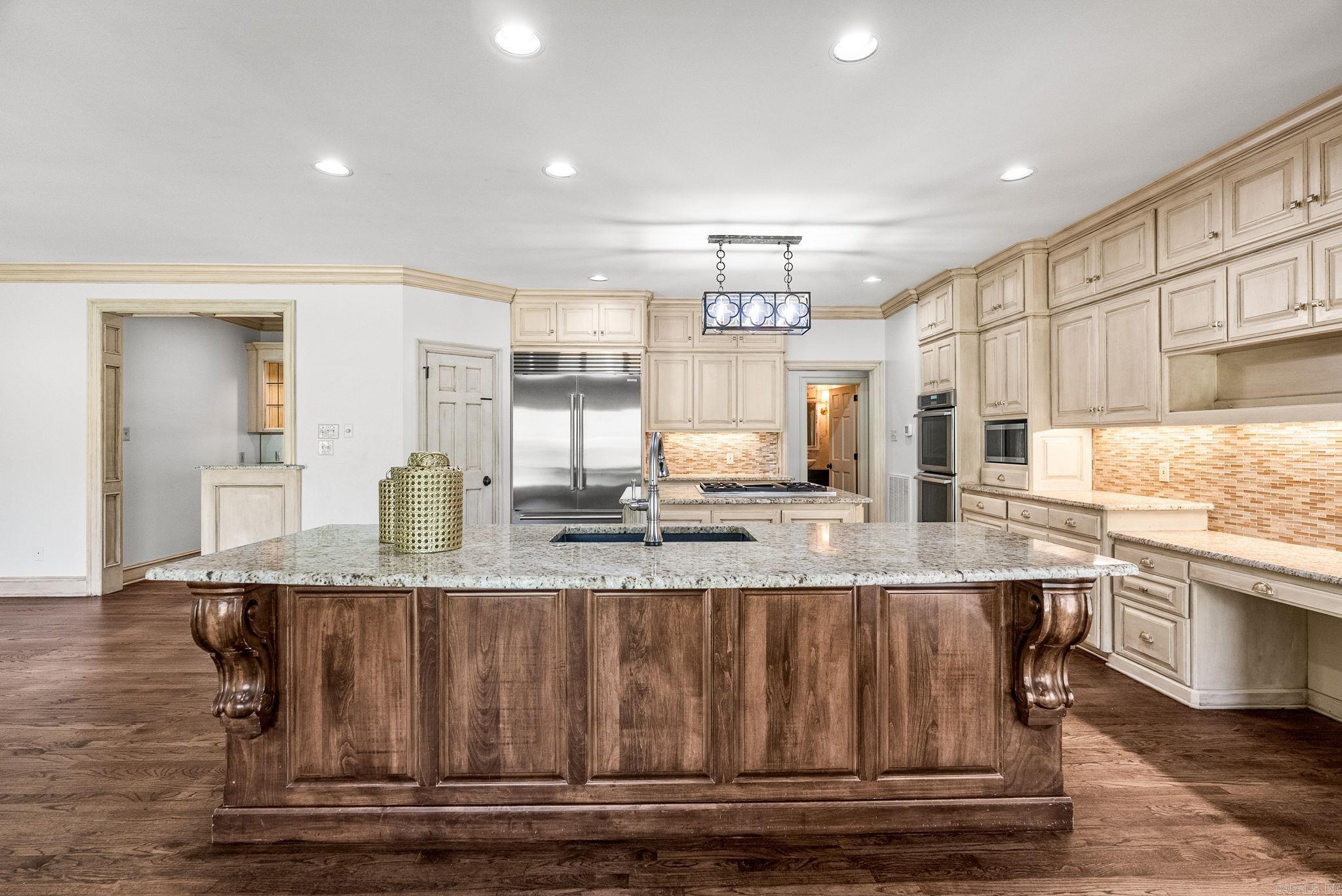 CHENAL VALLEY BRETAGNE CIRCLE - Residential