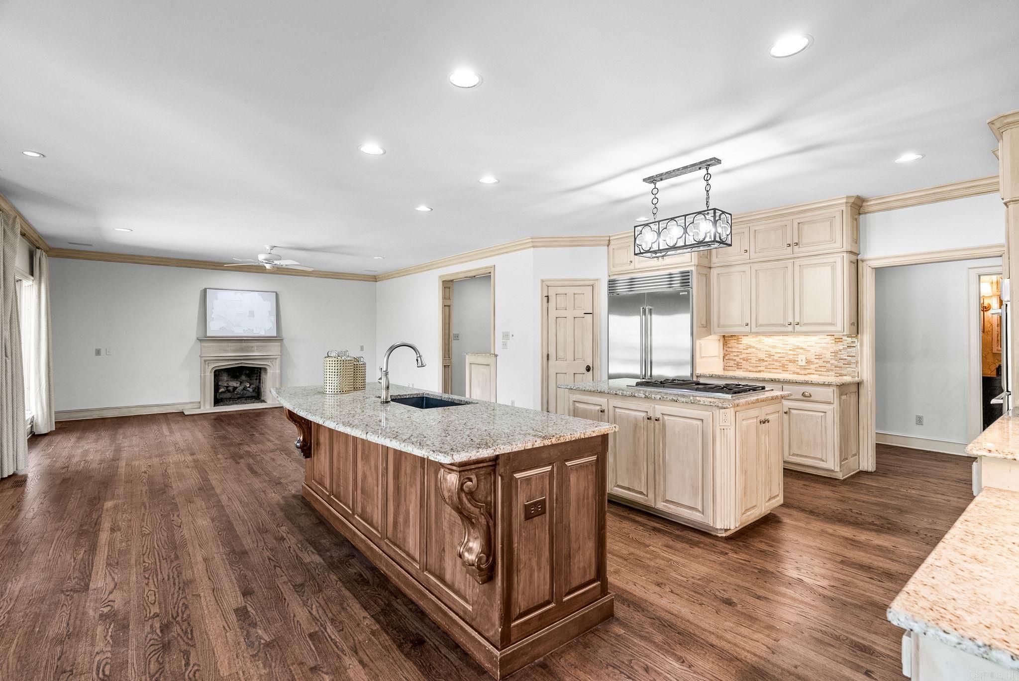 CHENAL VALLEY BRETAGNE CIRCLE - Residential