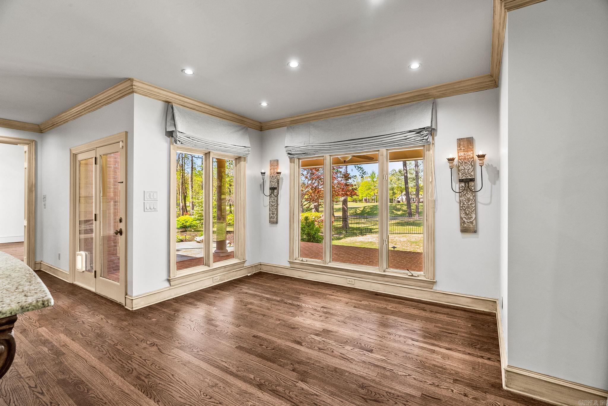 CHENAL VALLEY BRETAGNE CIRCLE - Residential