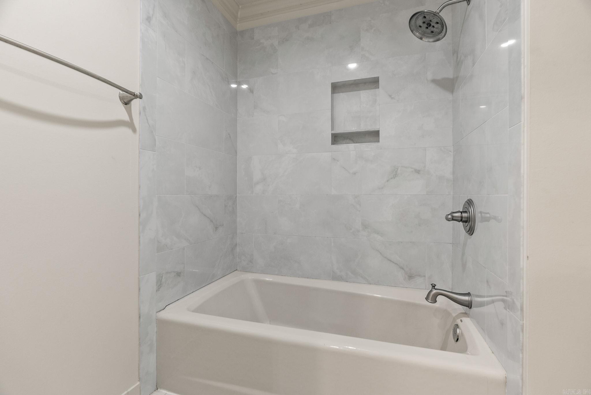 CHENAL VALLEY BRETAGNE CIRCLE - Residential