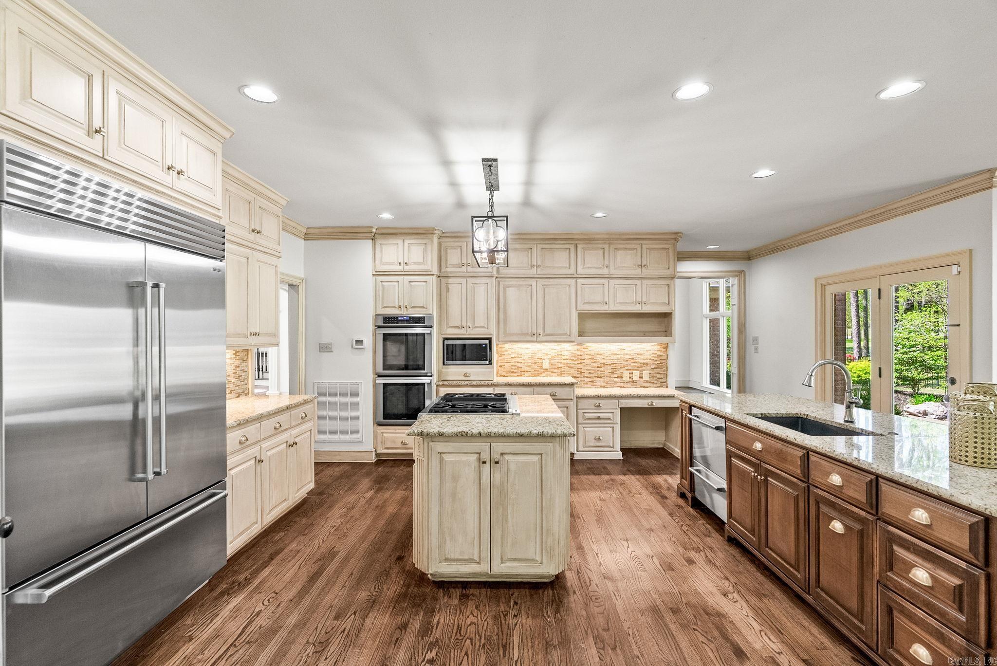 CHENAL VALLEY BRETAGNE CIRCLE - Residential