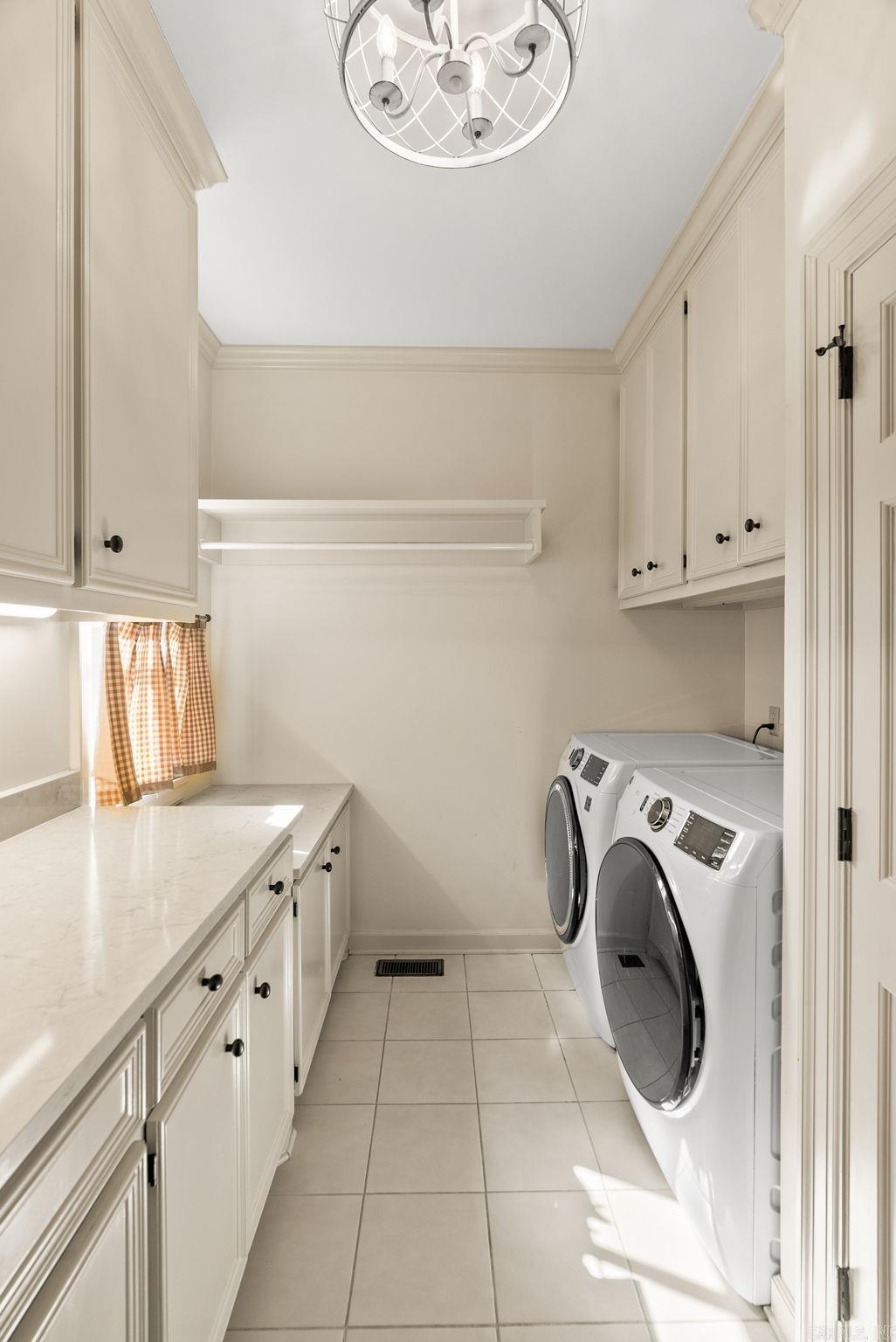 CHENAL VALLEY BRETAGNE CIRCLE - Residential