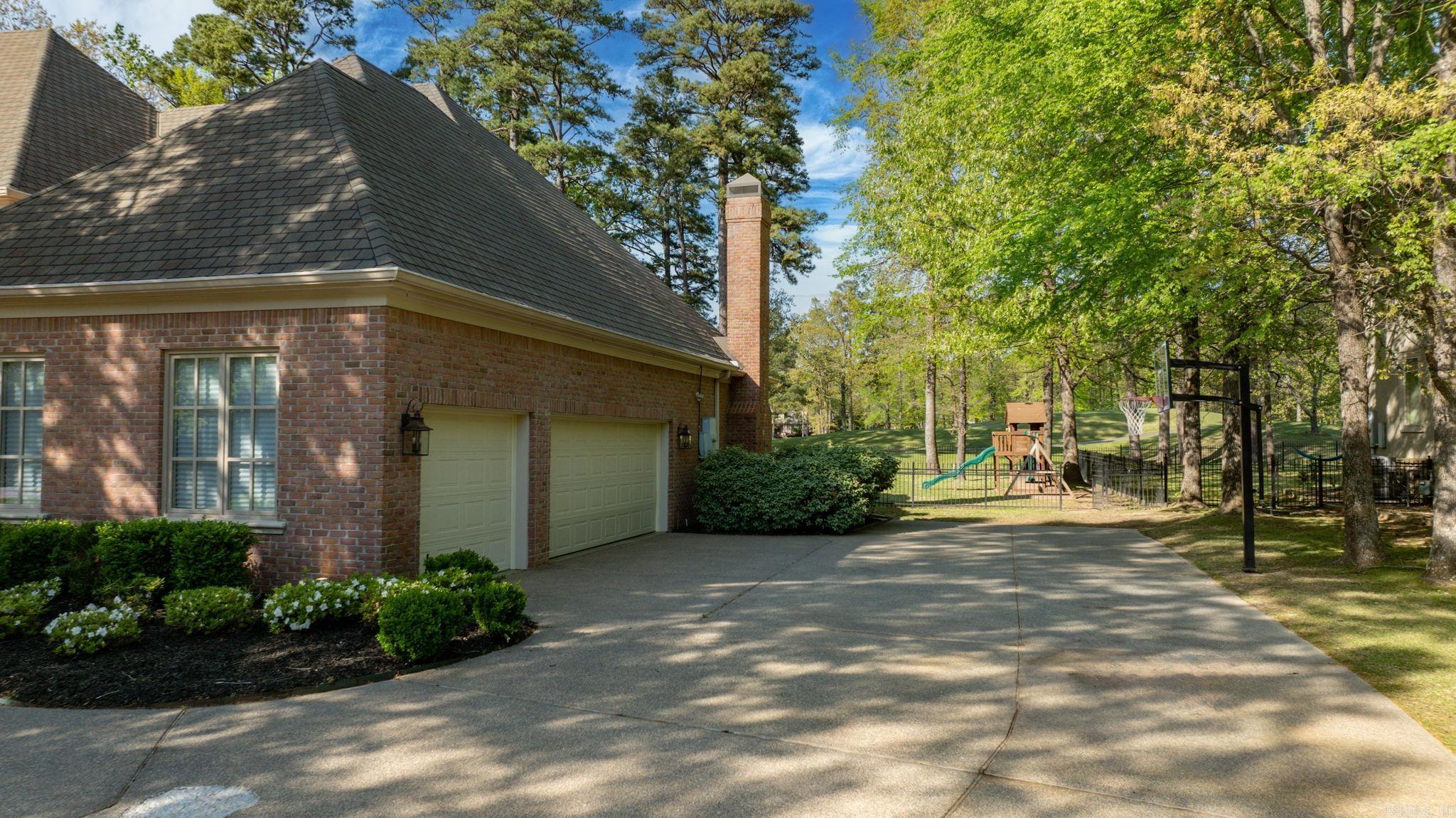 CHENAL VALLEY BRETAGNE CIRCLE - Residential