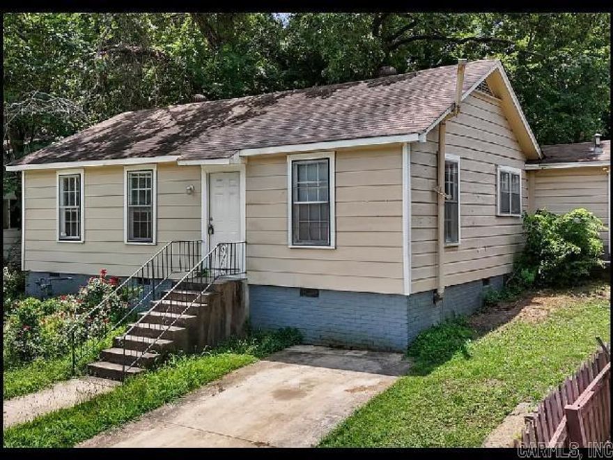 *NORTH LITTLE ROCK* COZY HOME IN THE HILLSIDE SUBDIVISION!! This Charming 3 Bedroom And 1 Bath Single Family Home Features Over 1200 Square Feet Of Living Space! Freshly Remodeled With New Paint, Updated Kitchen, And Refinished Floors! Separate Dining Room Perfect For Family Meals! Central Heat And Air! Washer/Dryer Hookups Inside The Home For Added Convenience! Gas Range And Gas Water Heater! Partially Fenced Backyard With Wood For Privacy! Parking Pad With Additional Street Parking Available! DIRECTIONS:From I-40 W, Take Exit 152A Toward State Hwy 176 E/Camp Robinson Rd, Then Turn Right Onto W 33rd St. Home Is On The Right! AVAILABLE LATE OCTOBER 2025!!!