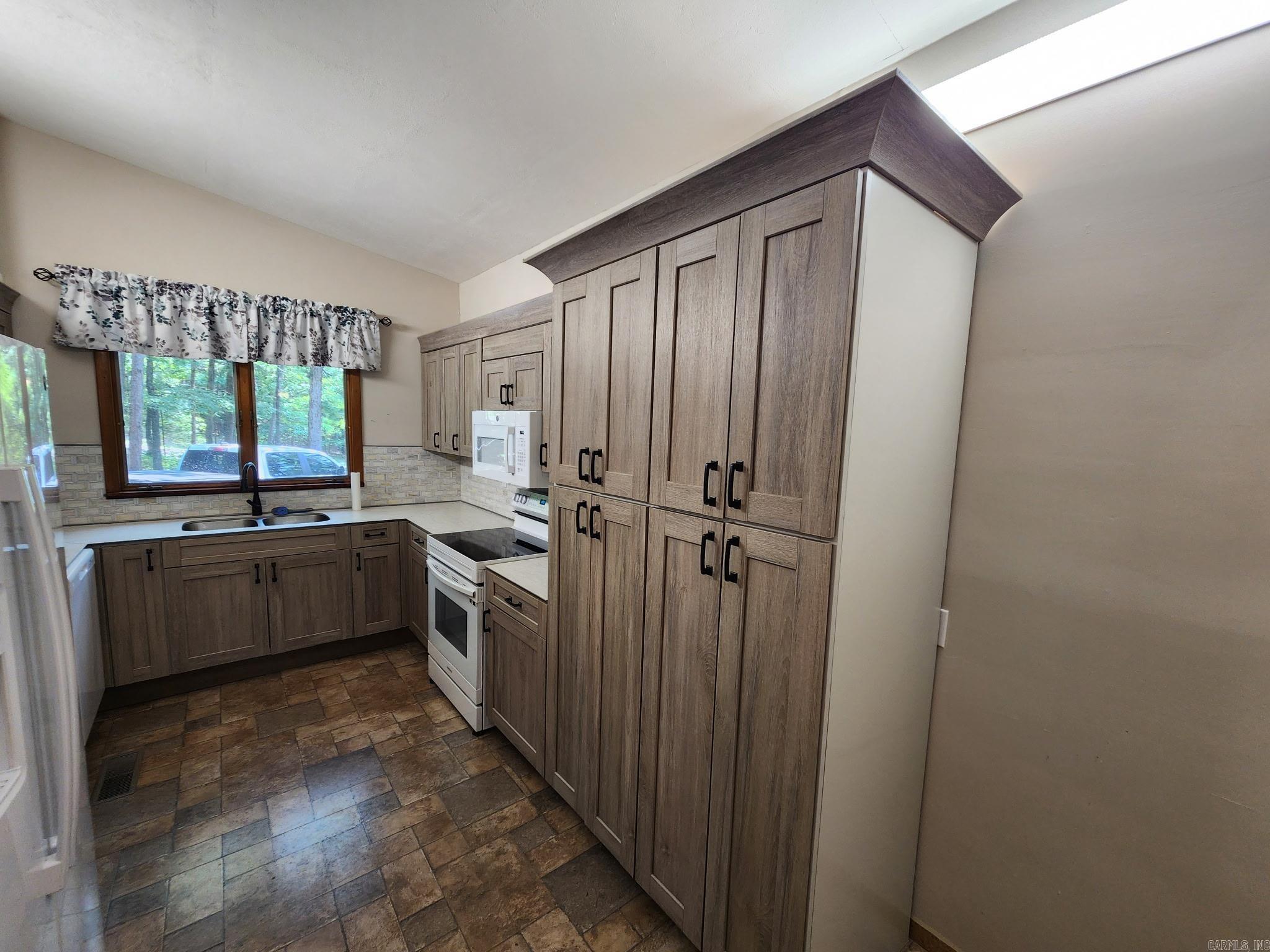 CHELSEA GLADE - Residential