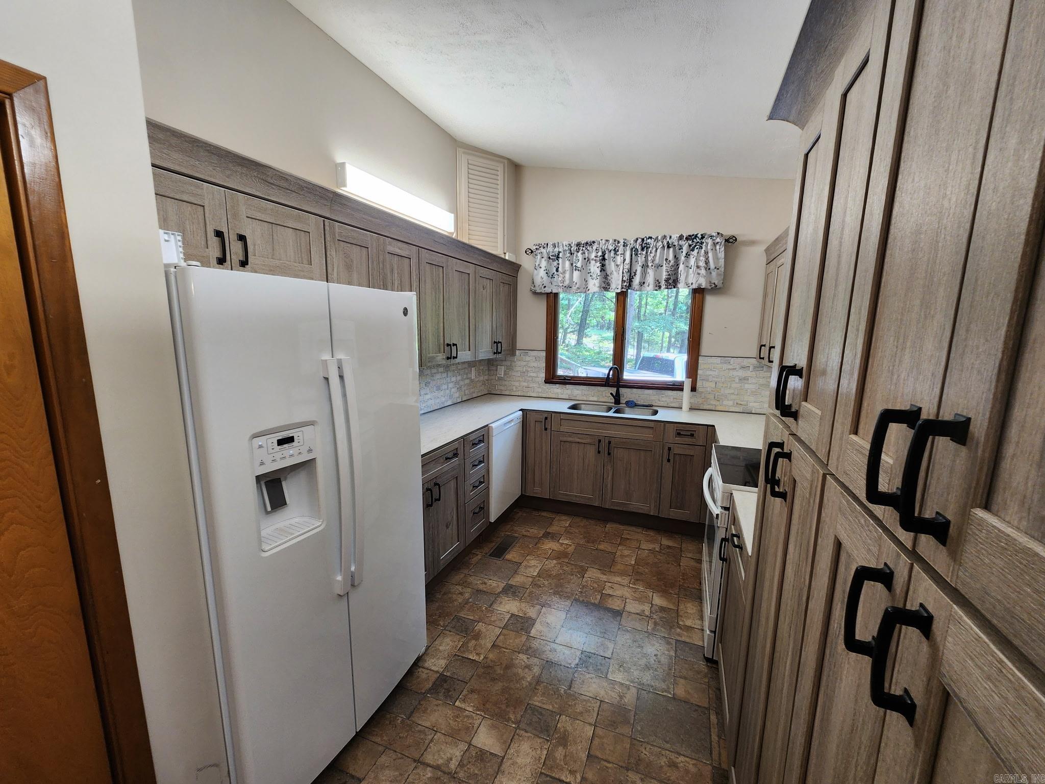 CHELSEA GLADE - Residential