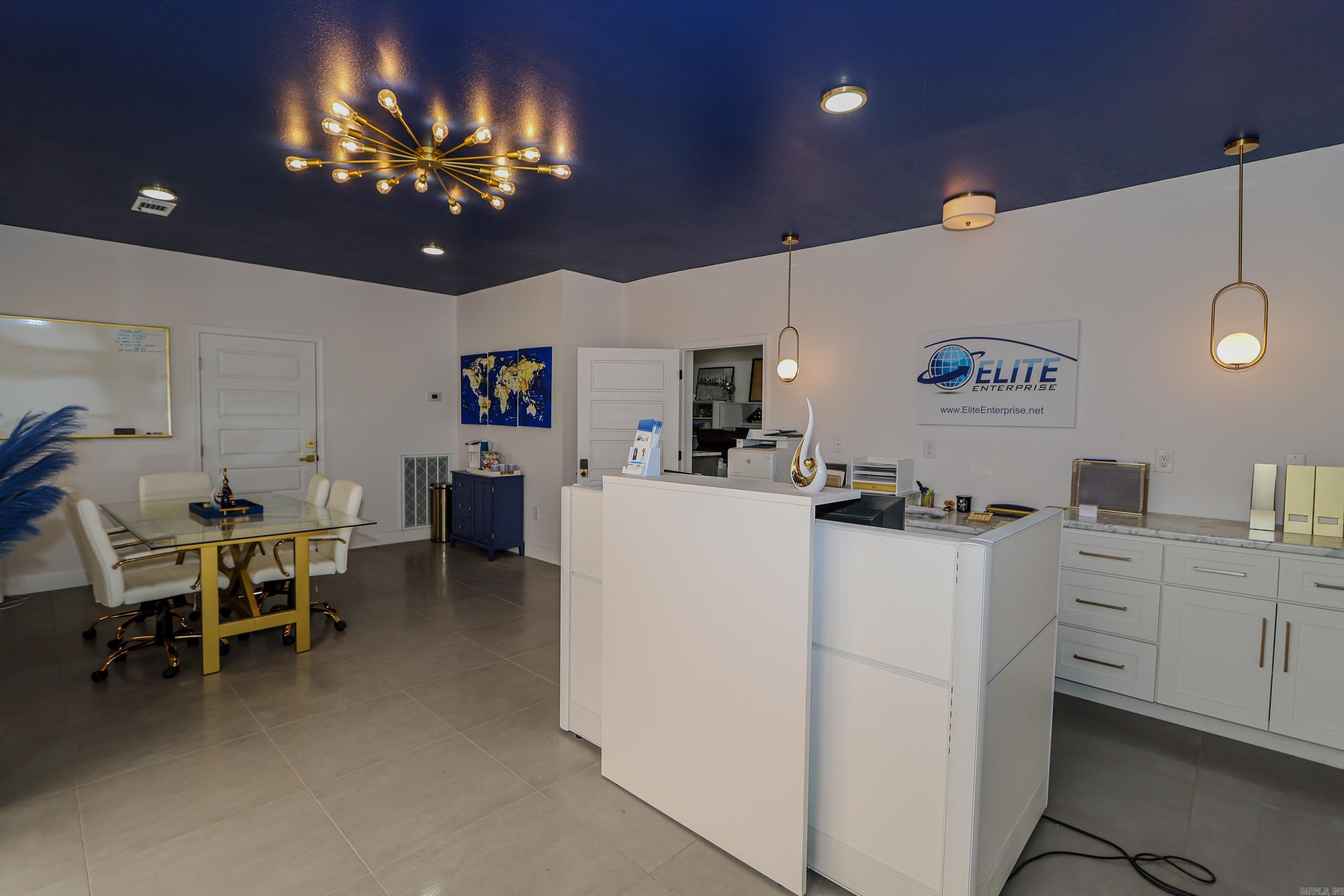 Castleberry K & L - Commercial Sale