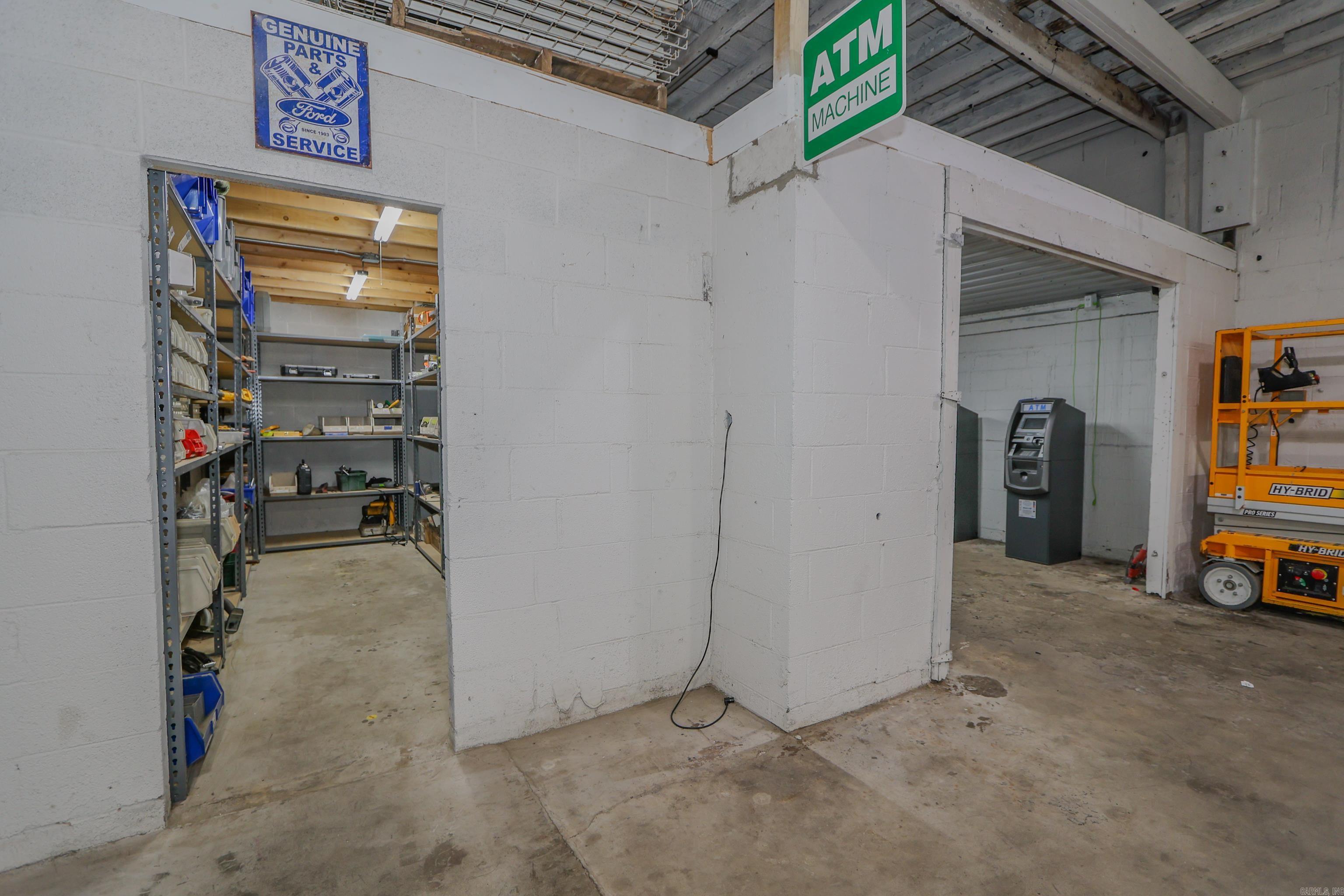 Castleberry K & L - Commercial Sale