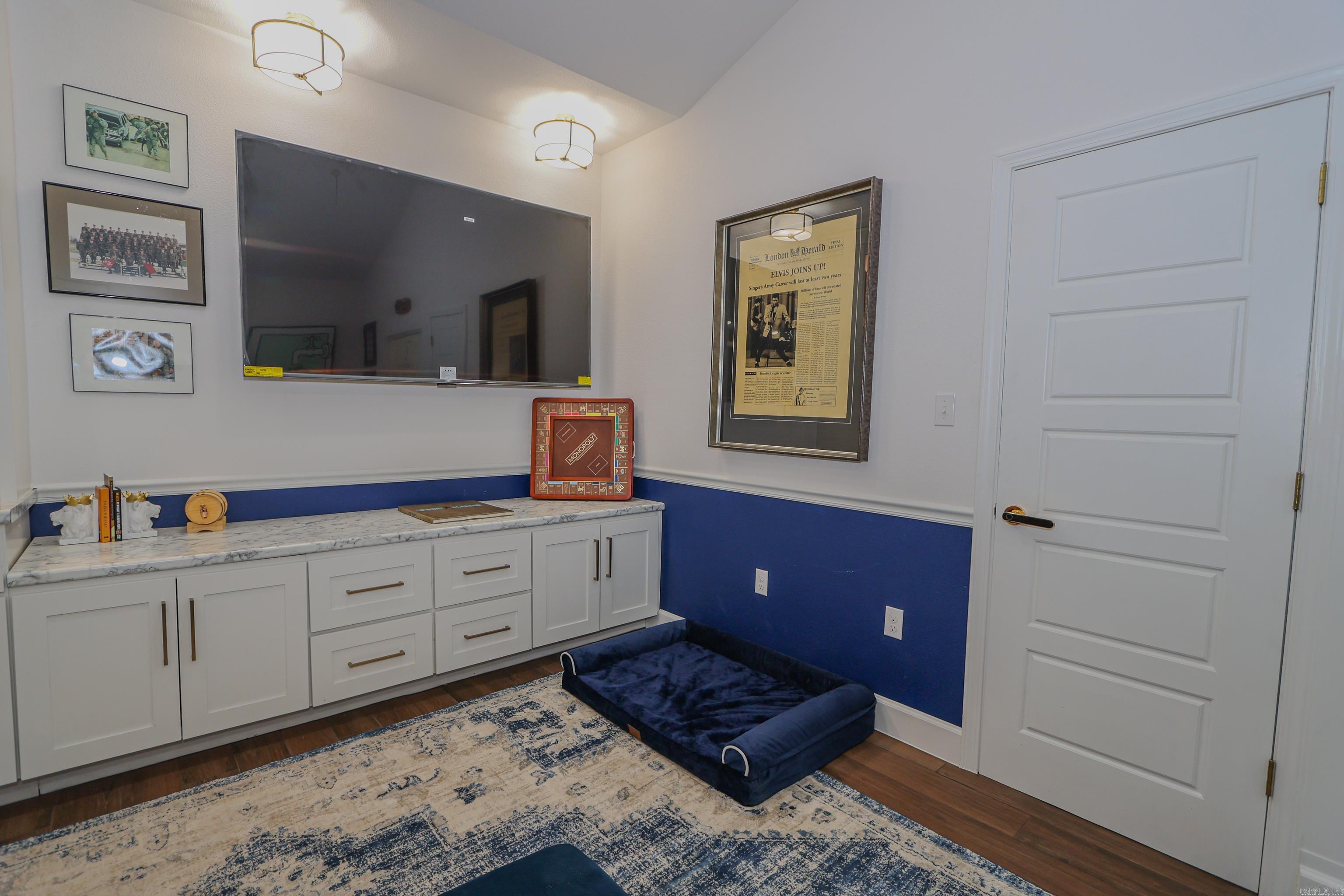 Castleberry K & L - Commercial Sale