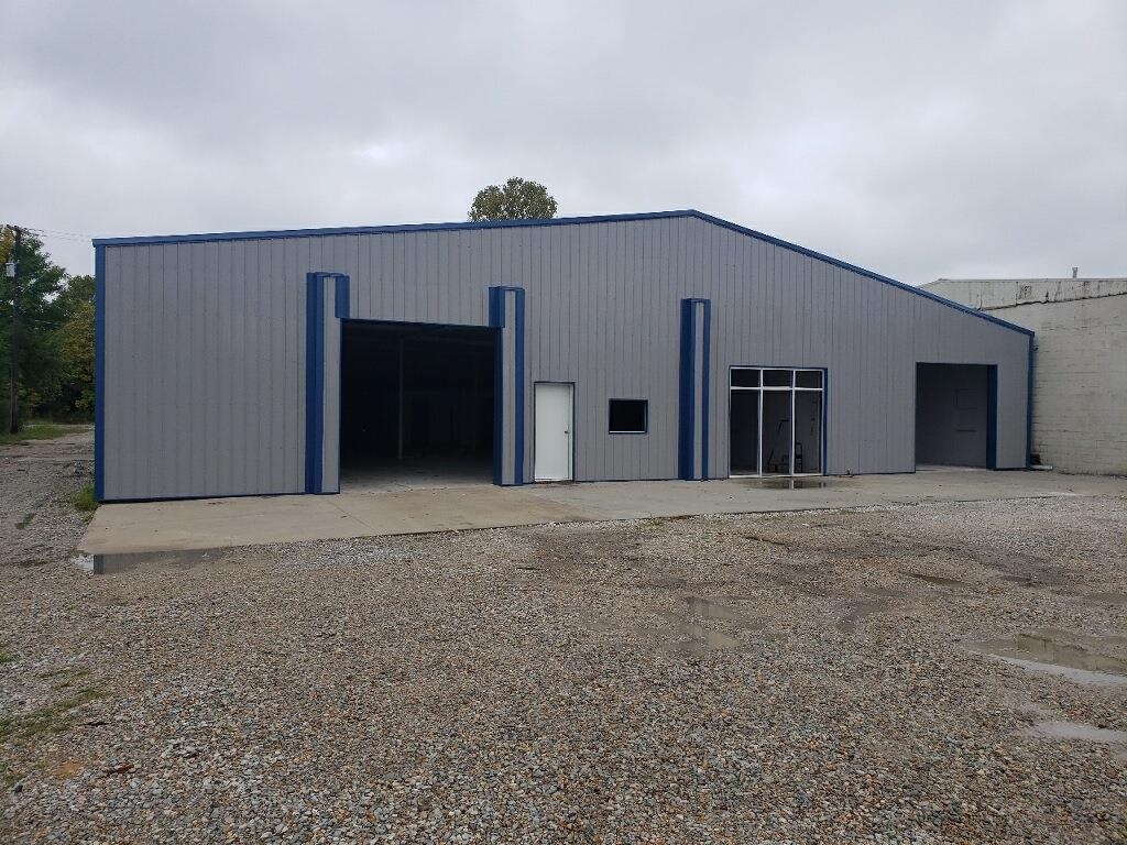 Castleberry K & L - Commercial Sale