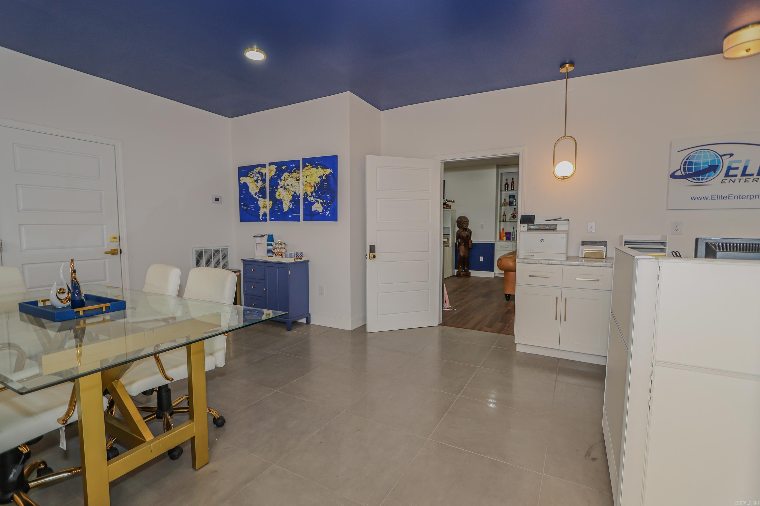 Castleberry K & L - Commercial Sale