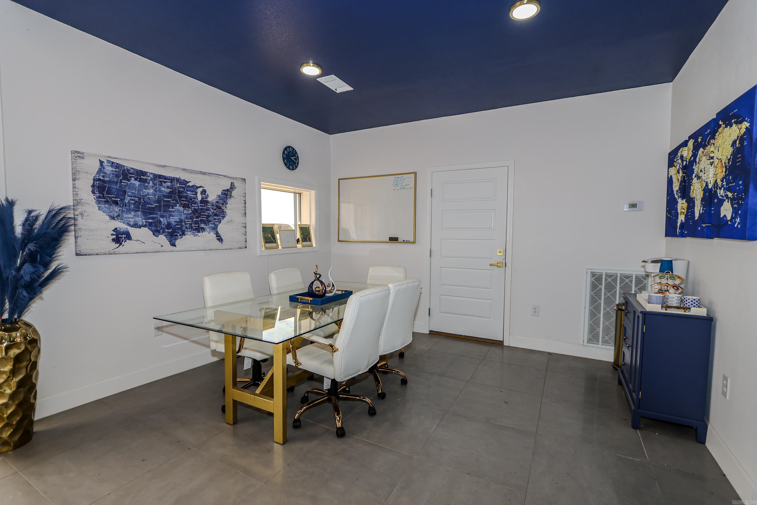 Castleberry K & L - Commercial Sale