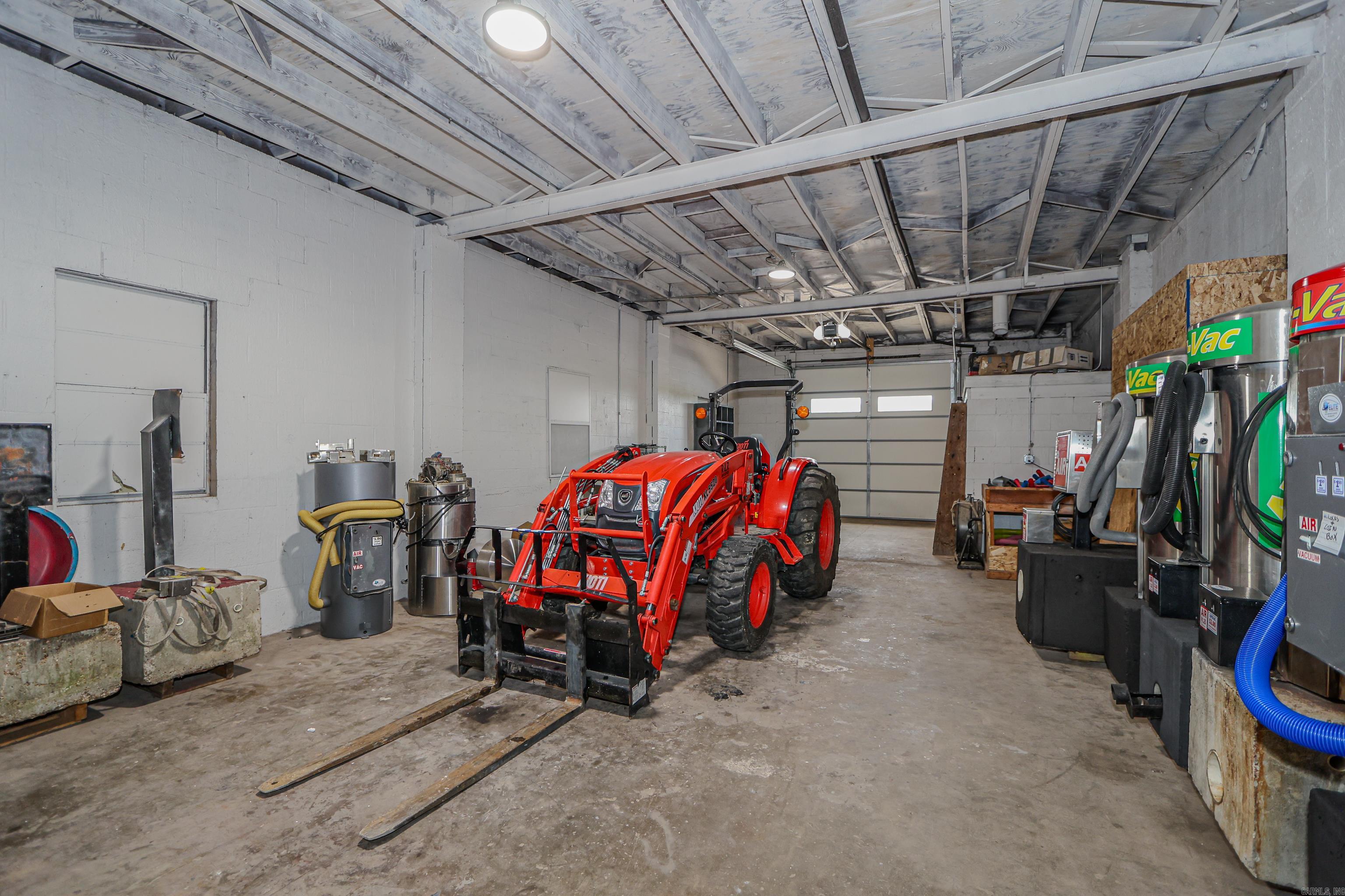 Castleberry K & L - Commercial Sale