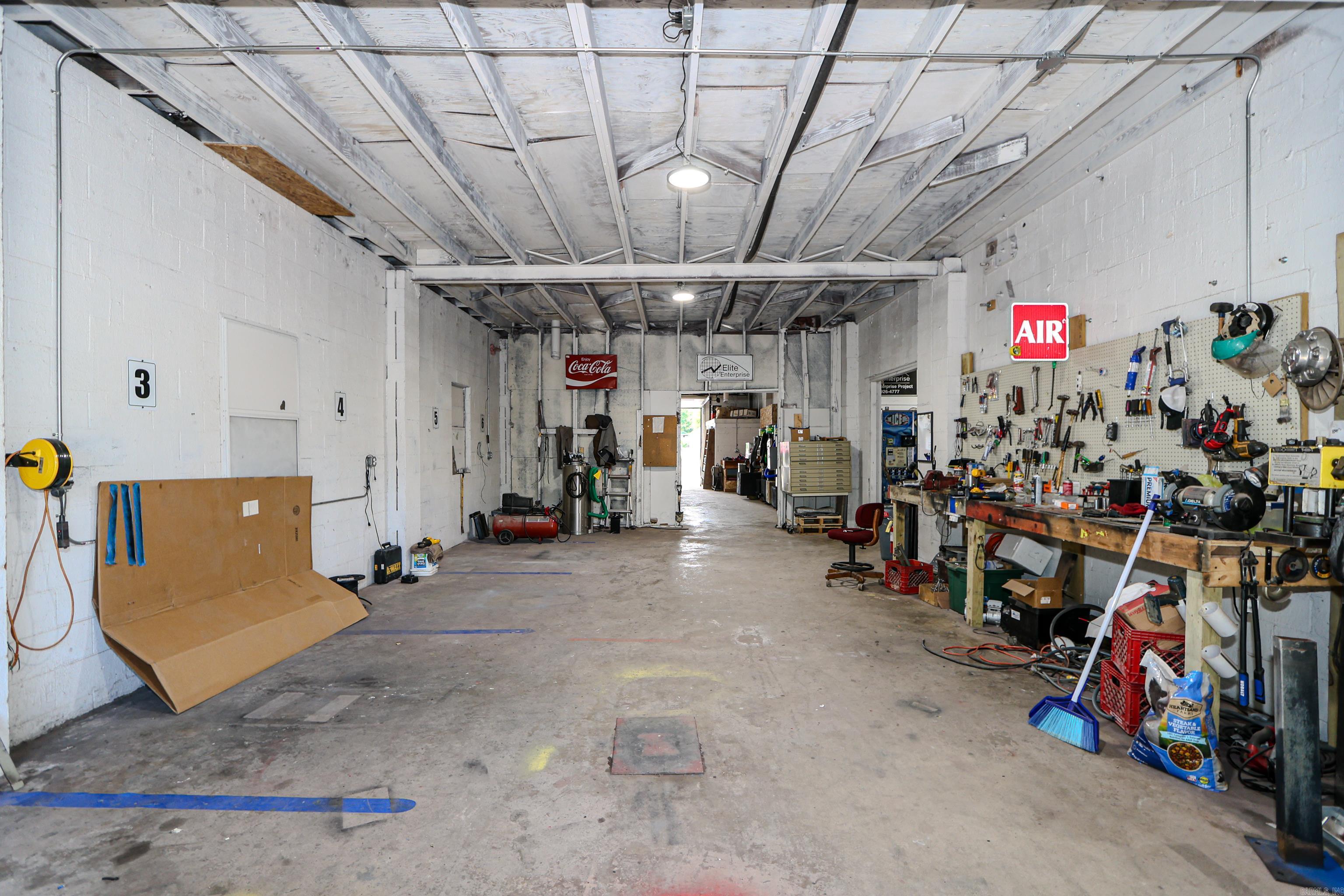 Castleberry K & L - Commercial Sale