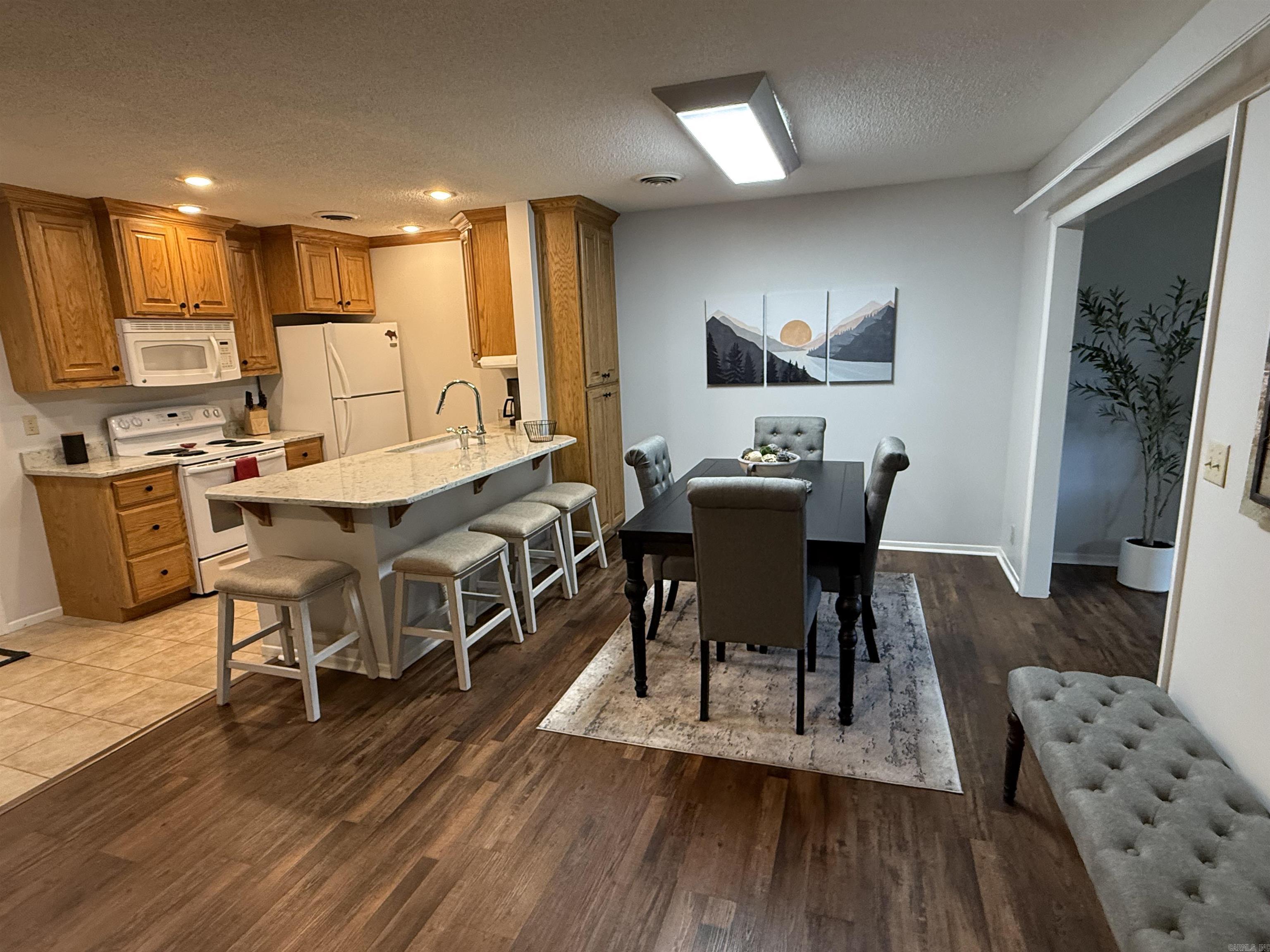 Lakewood Hills Condo - Residential