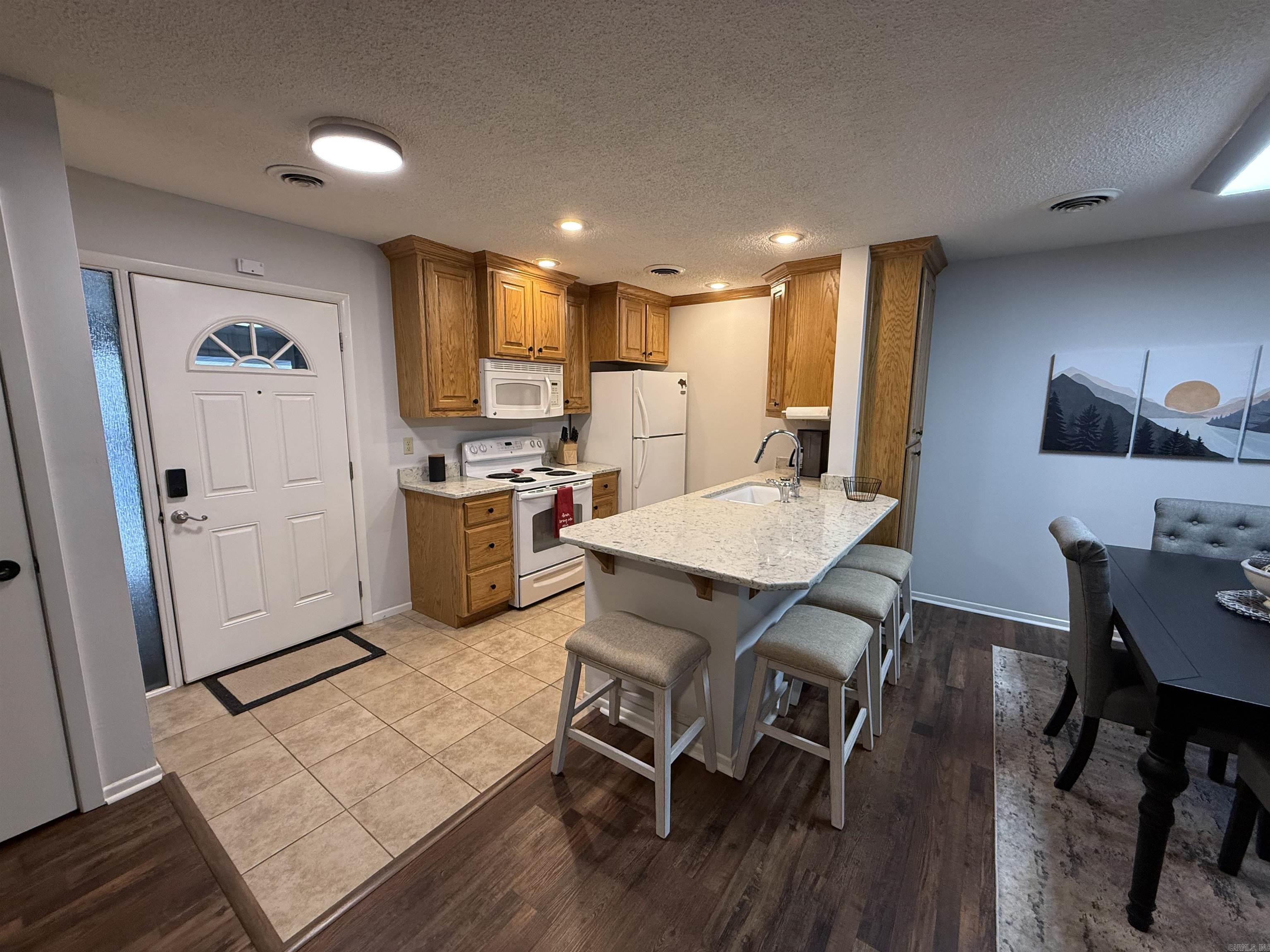 Lakewood Hills Condo - Residential