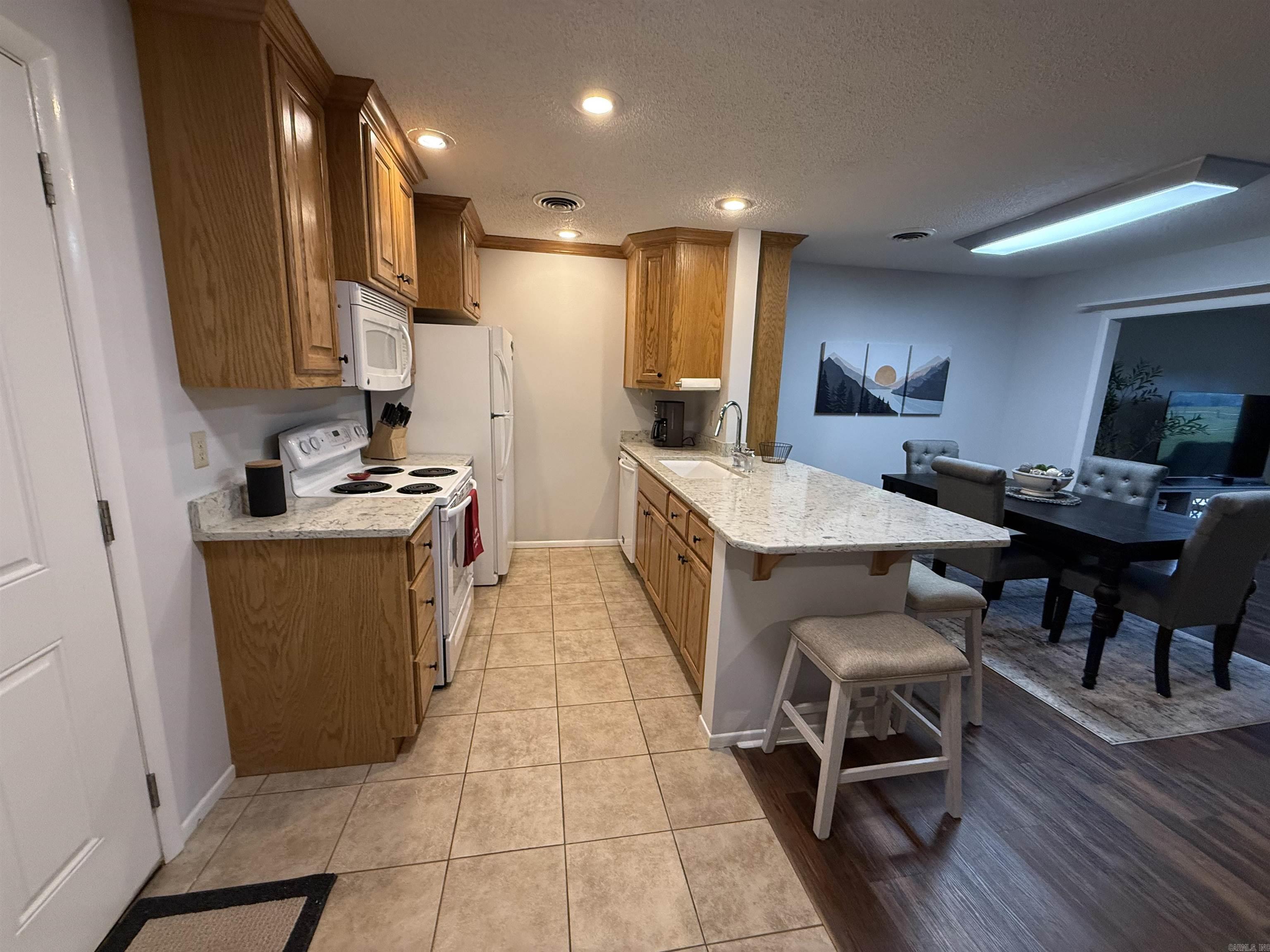 Lakewood Hills Condo - Residential
