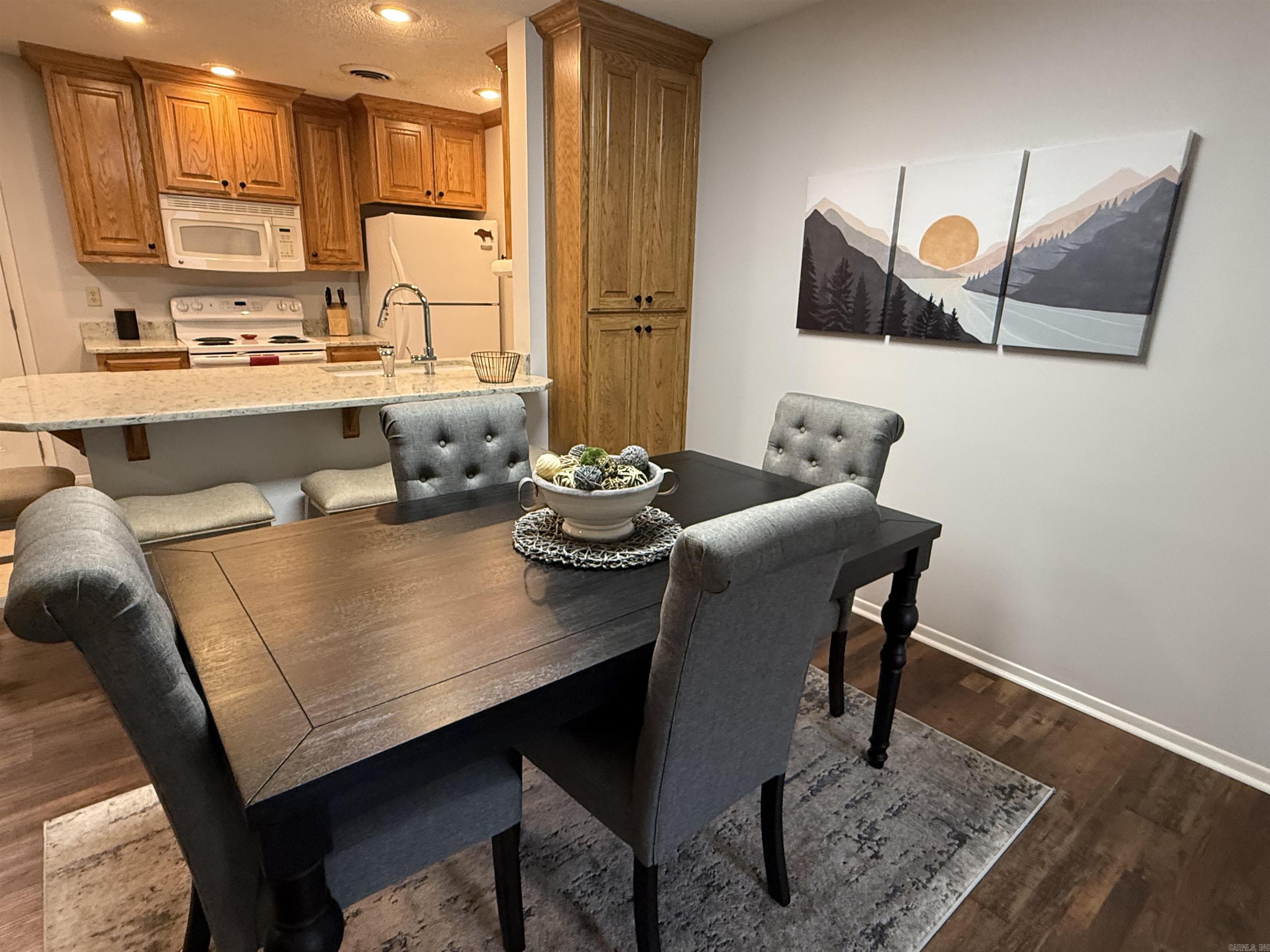 Lakewood Hills Condo - Residential