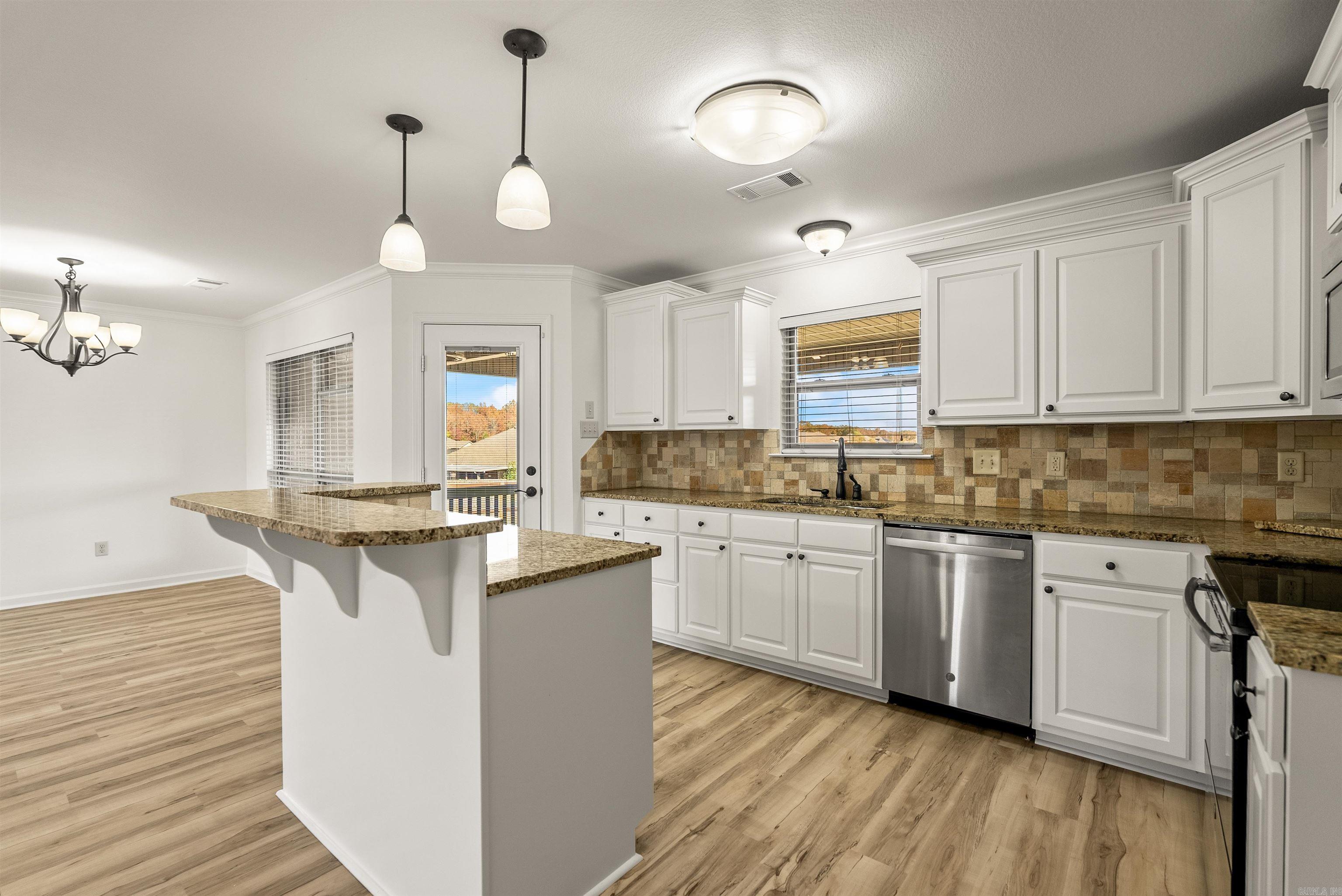 CROSS CREEK - Residential