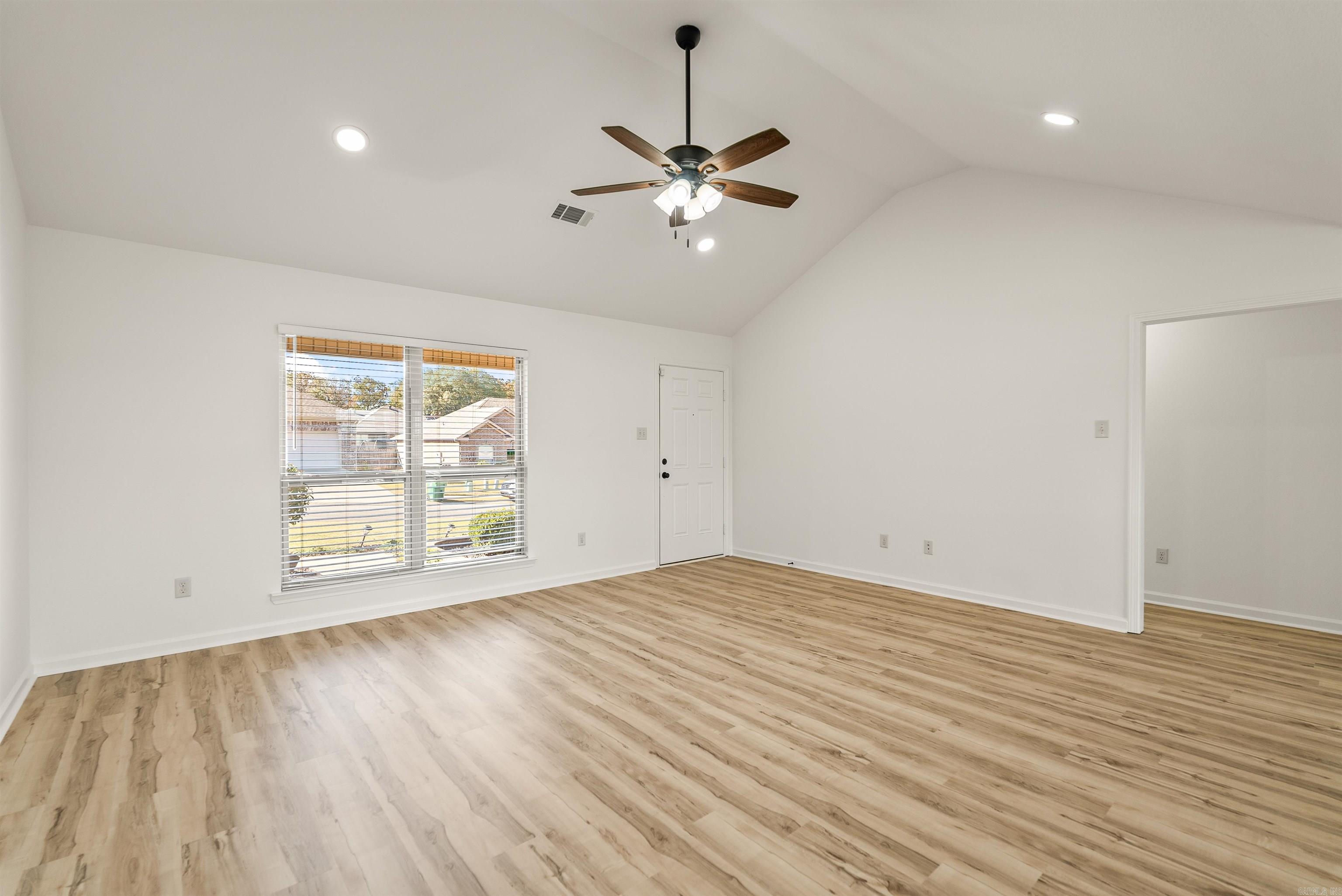 CROSS CREEK - Residential