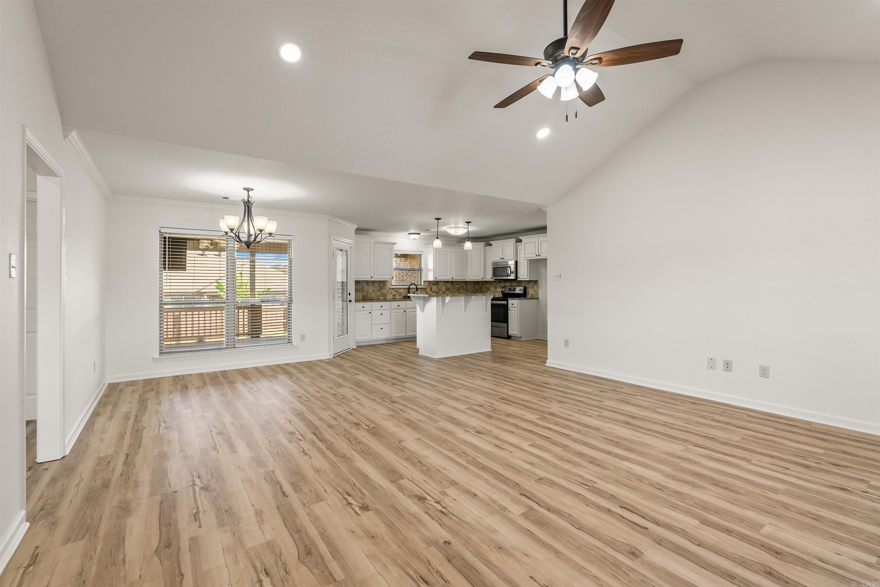 CROSS CREEK - Residential