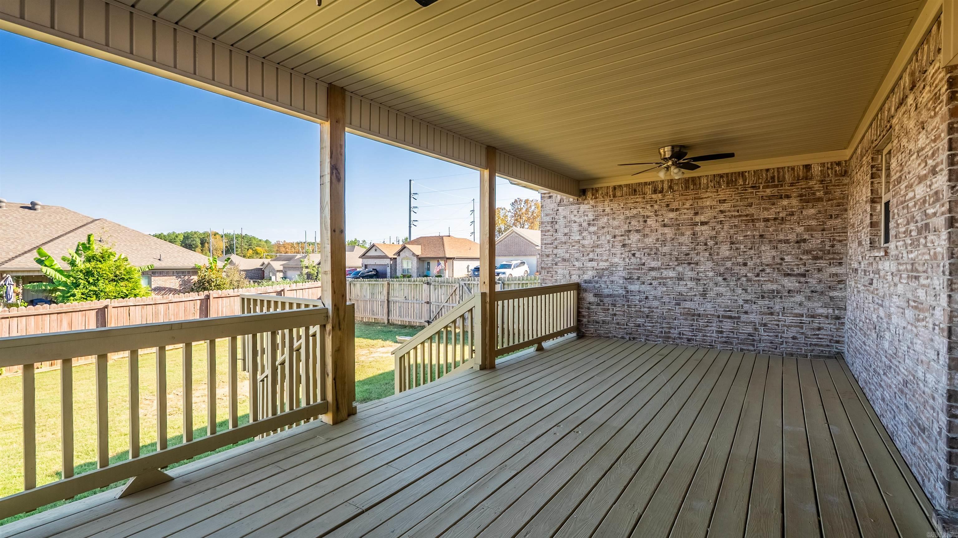 CROSS CREEK - Residential