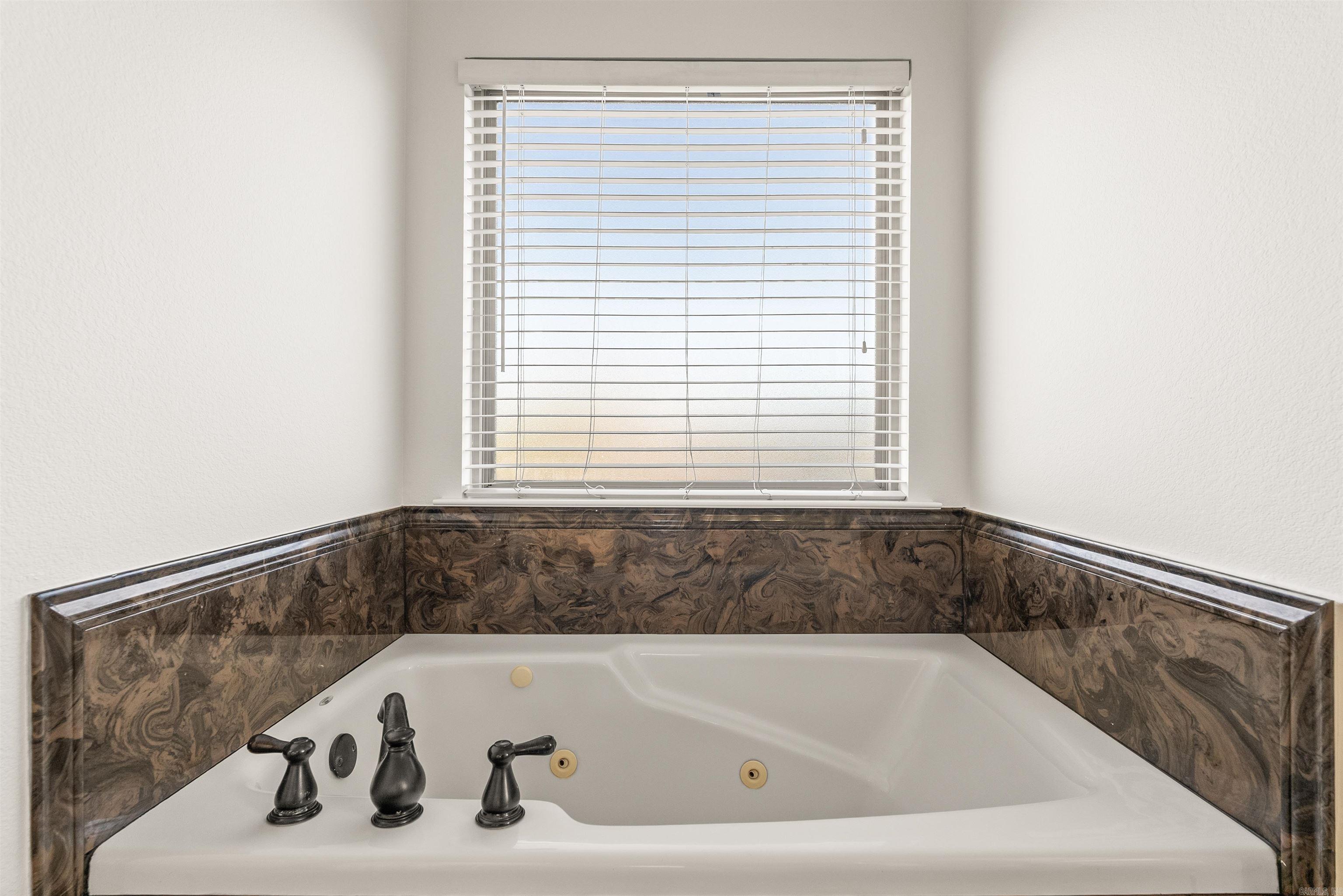 CROSS CREEK - Residential