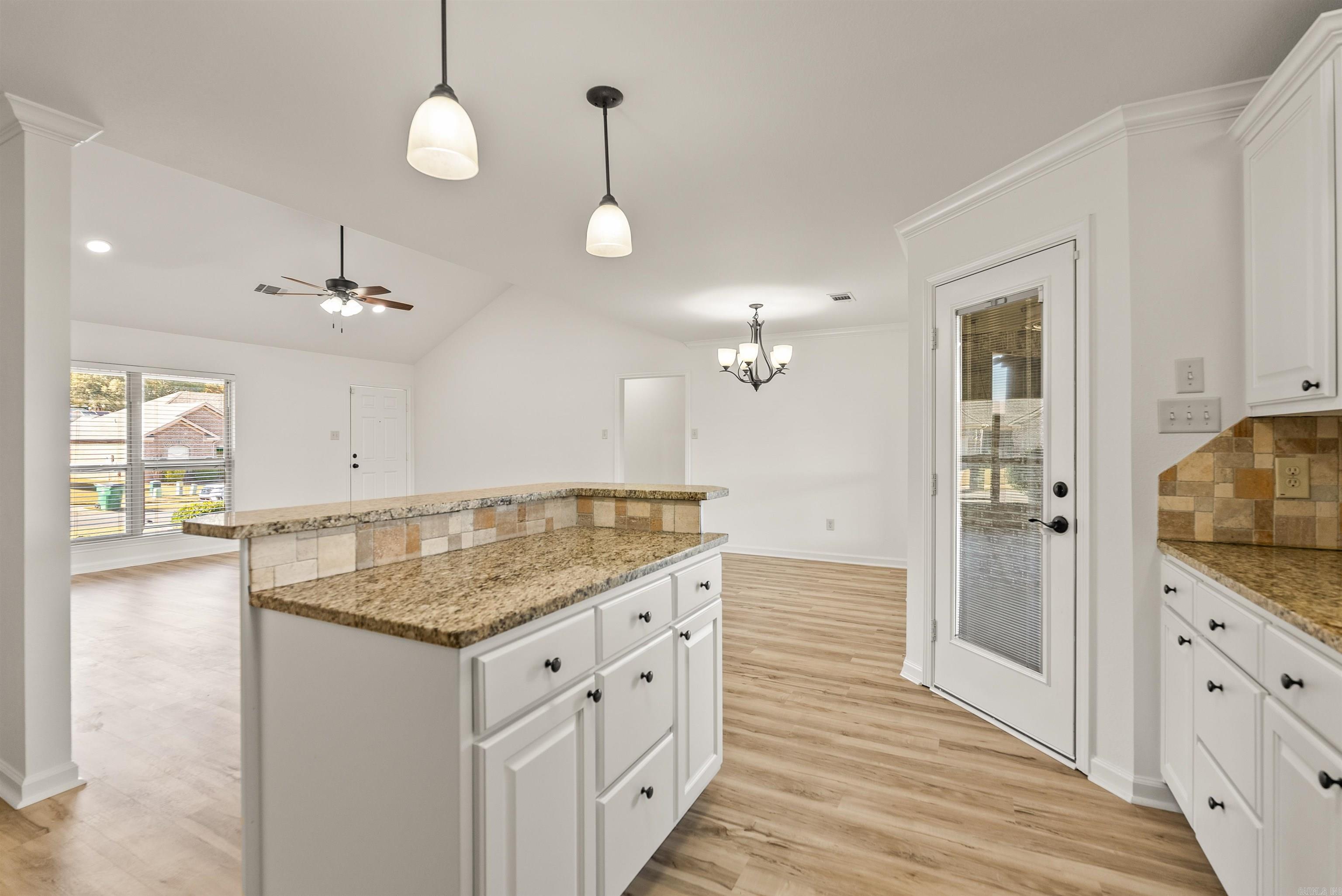 CROSS CREEK - Residential