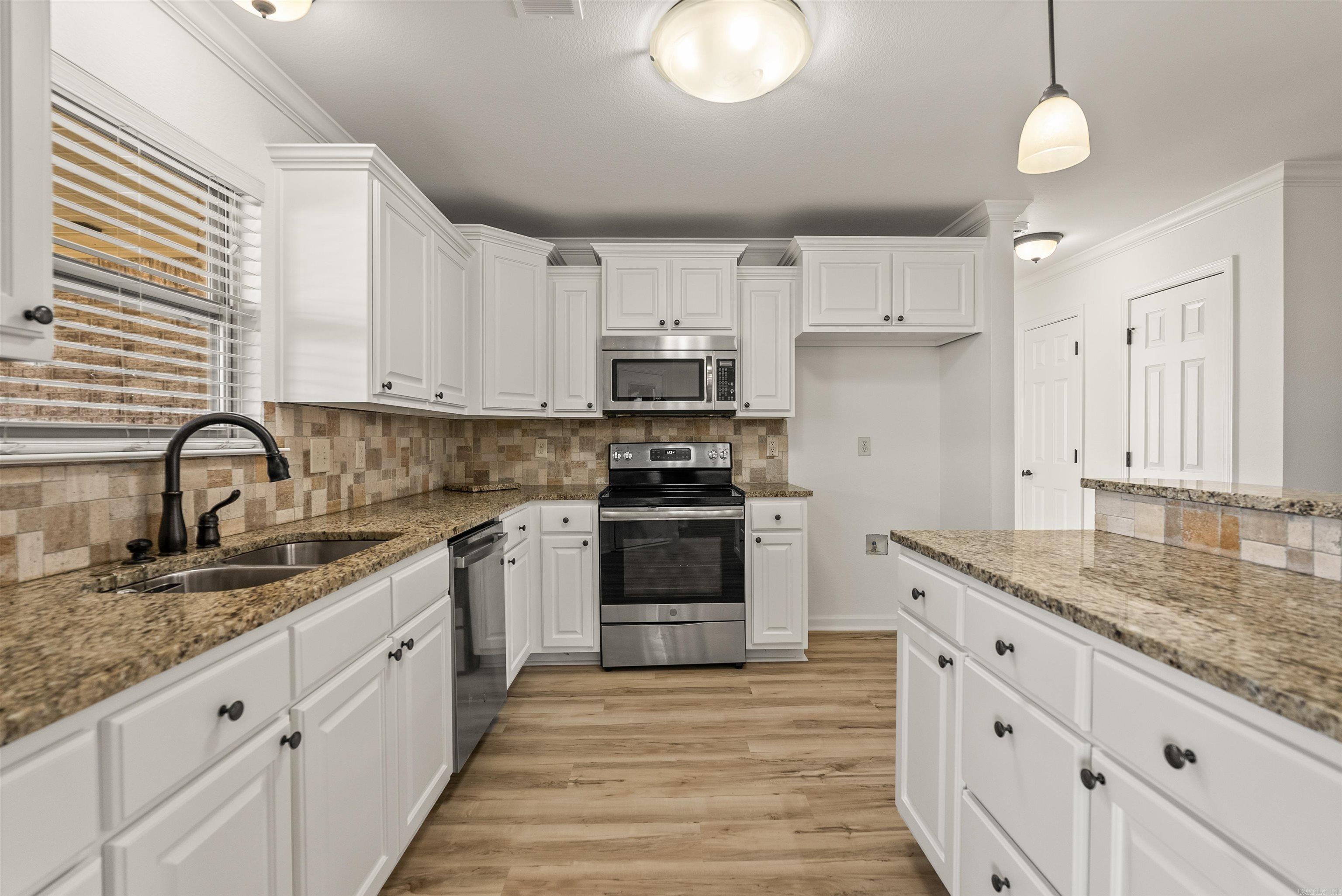 CROSS CREEK - Residential