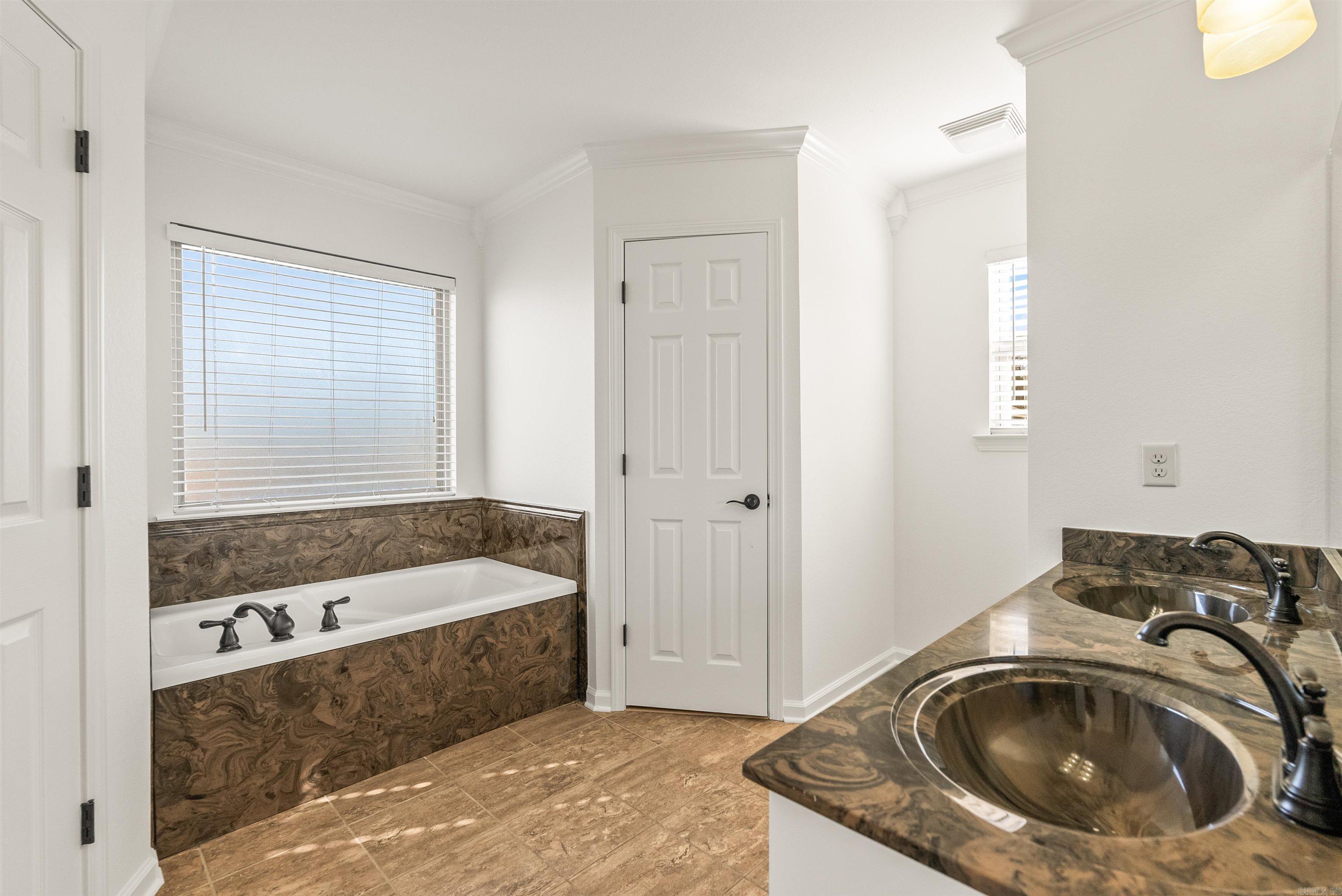 CROSS CREEK - Residential