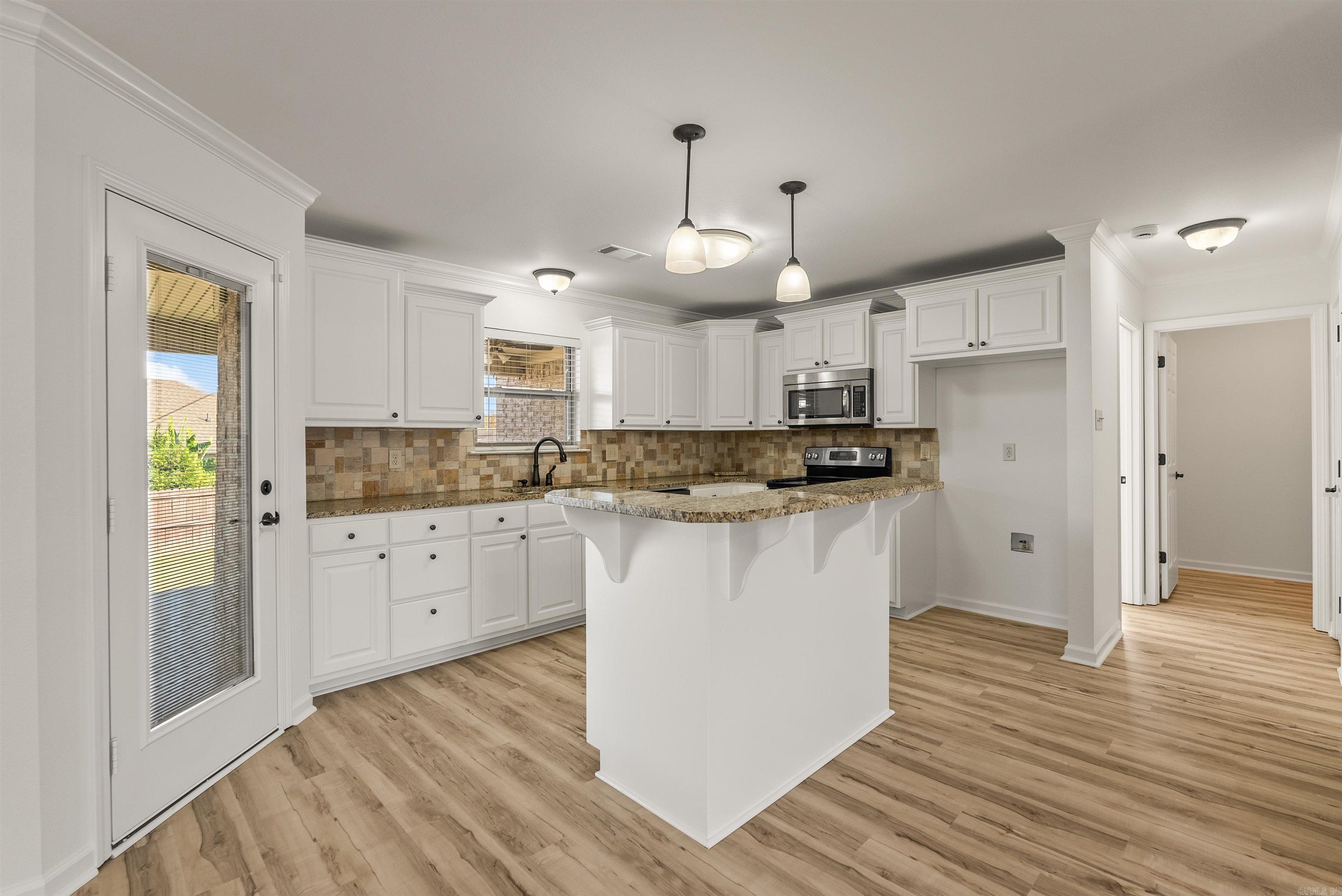 CROSS CREEK - Residential