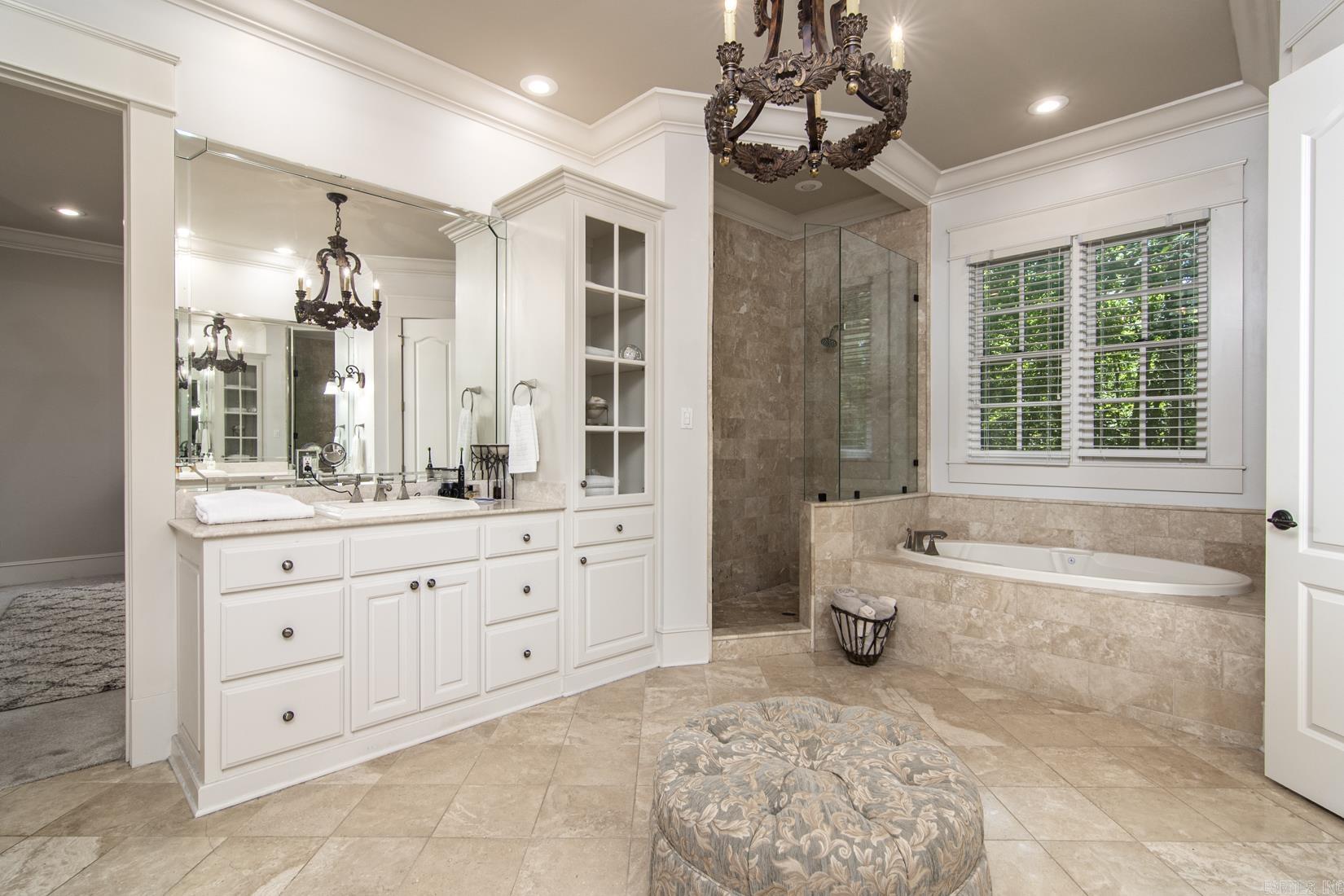 CHENAL VALLEY SOLOGNE CIRCLE - Residential