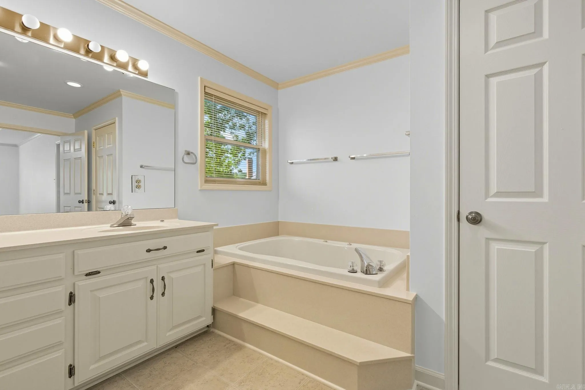 Little Rock, Arkansas 72211, United States, 5 Bedrooms Bedrooms, ,4 BathroomsBathrooms,Residential,Active,220777