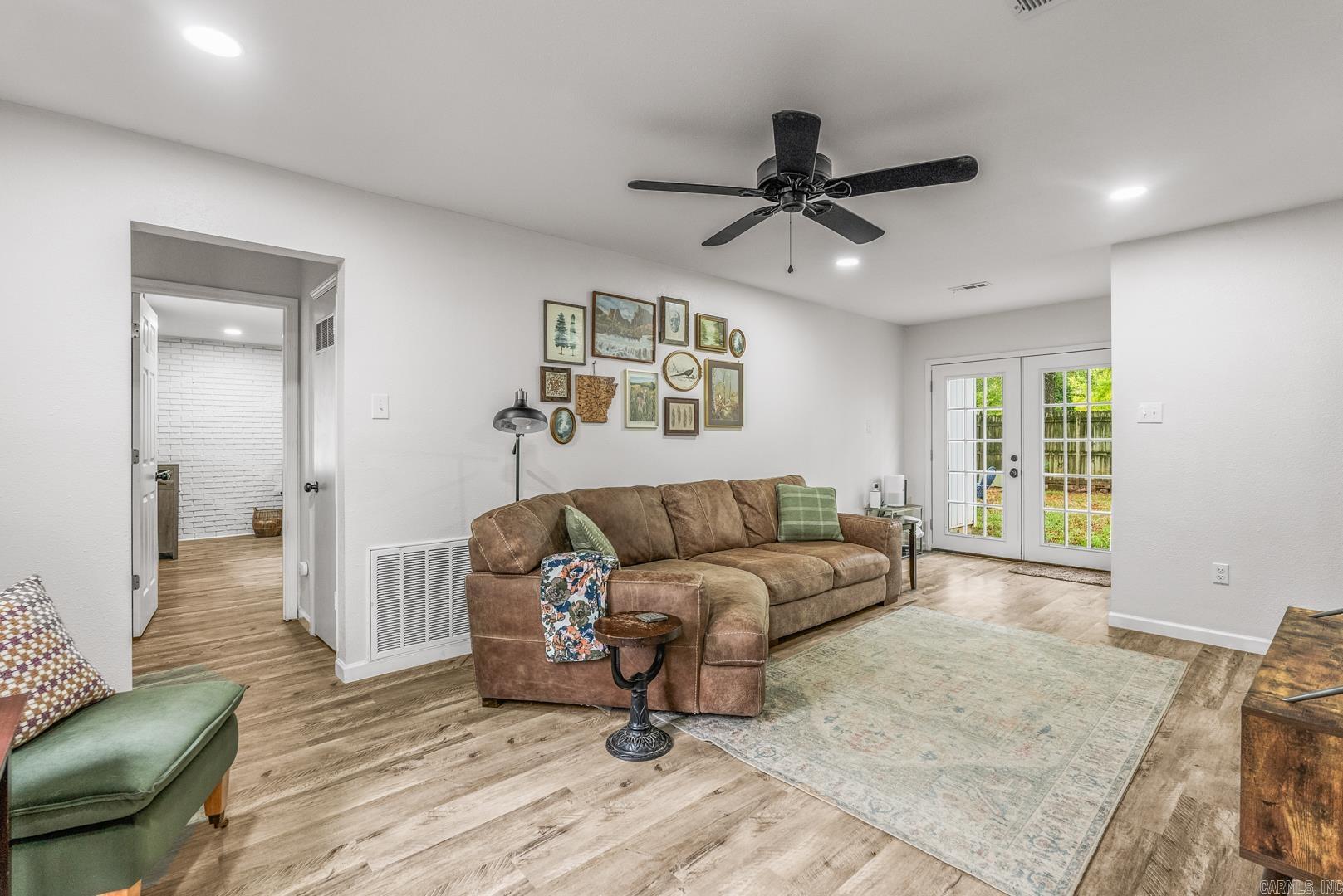 SMOKING OAKS ADD - Residential