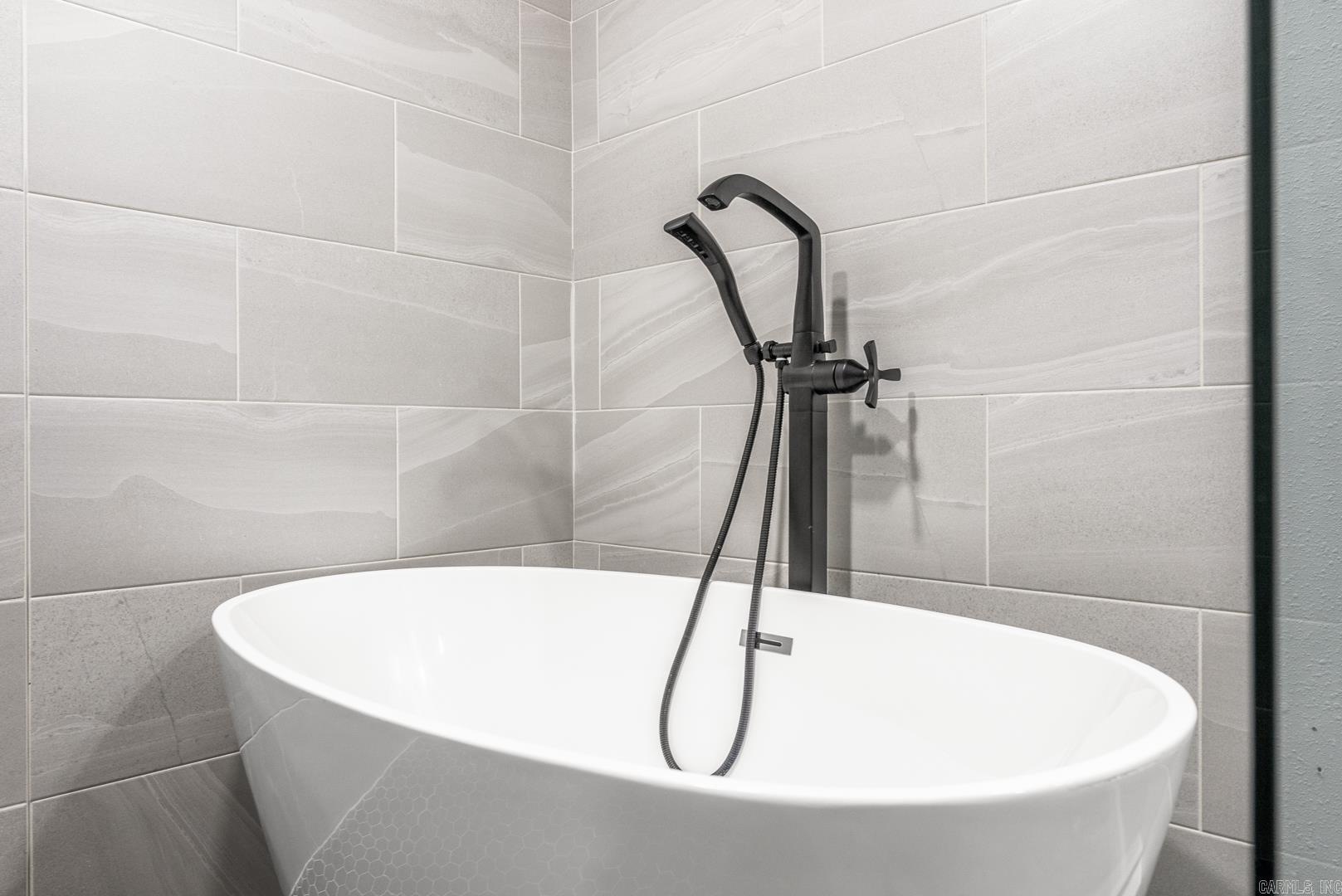 SMOKING OAKS ADD - Residential