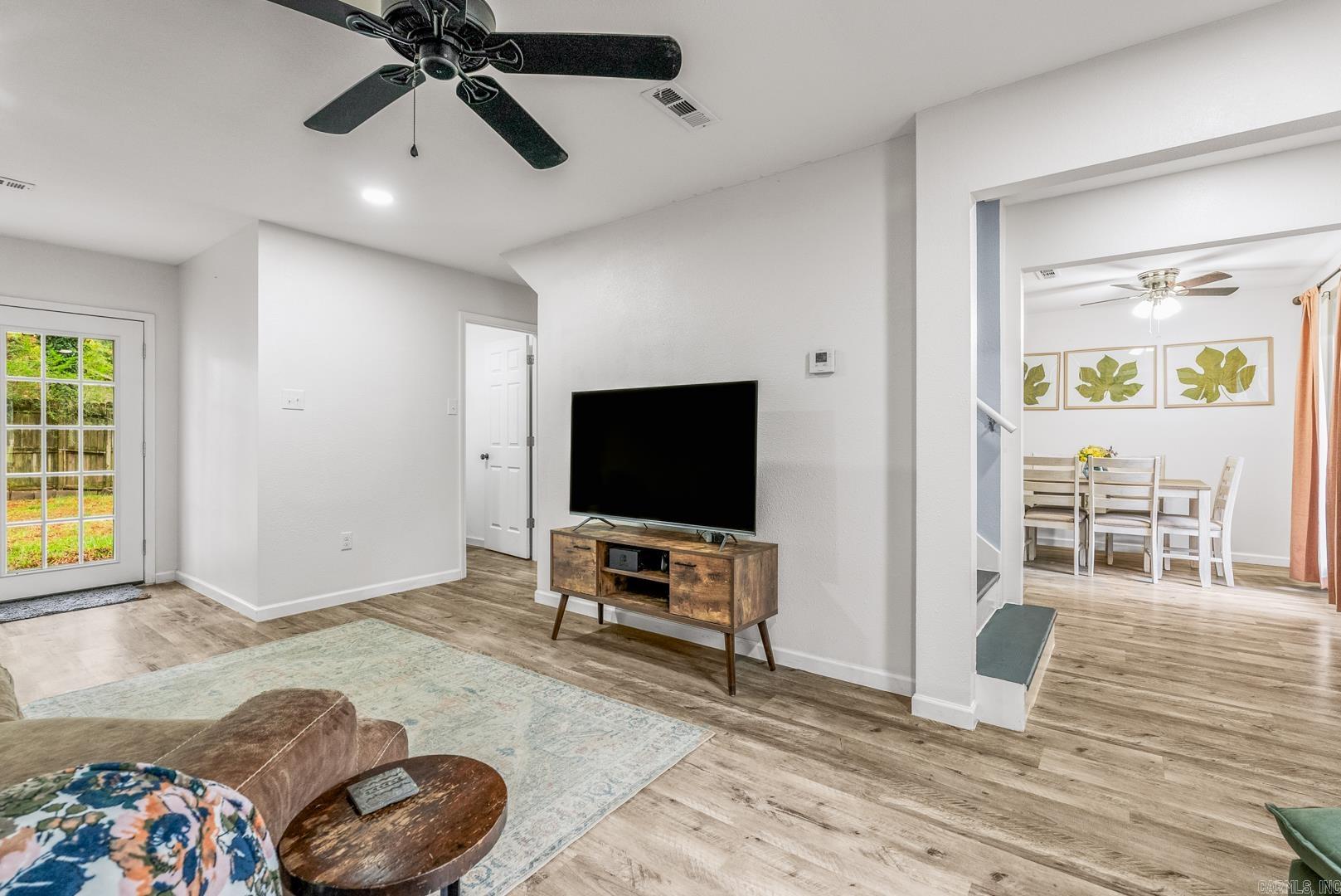 SMOKING OAKS ADD - Residential