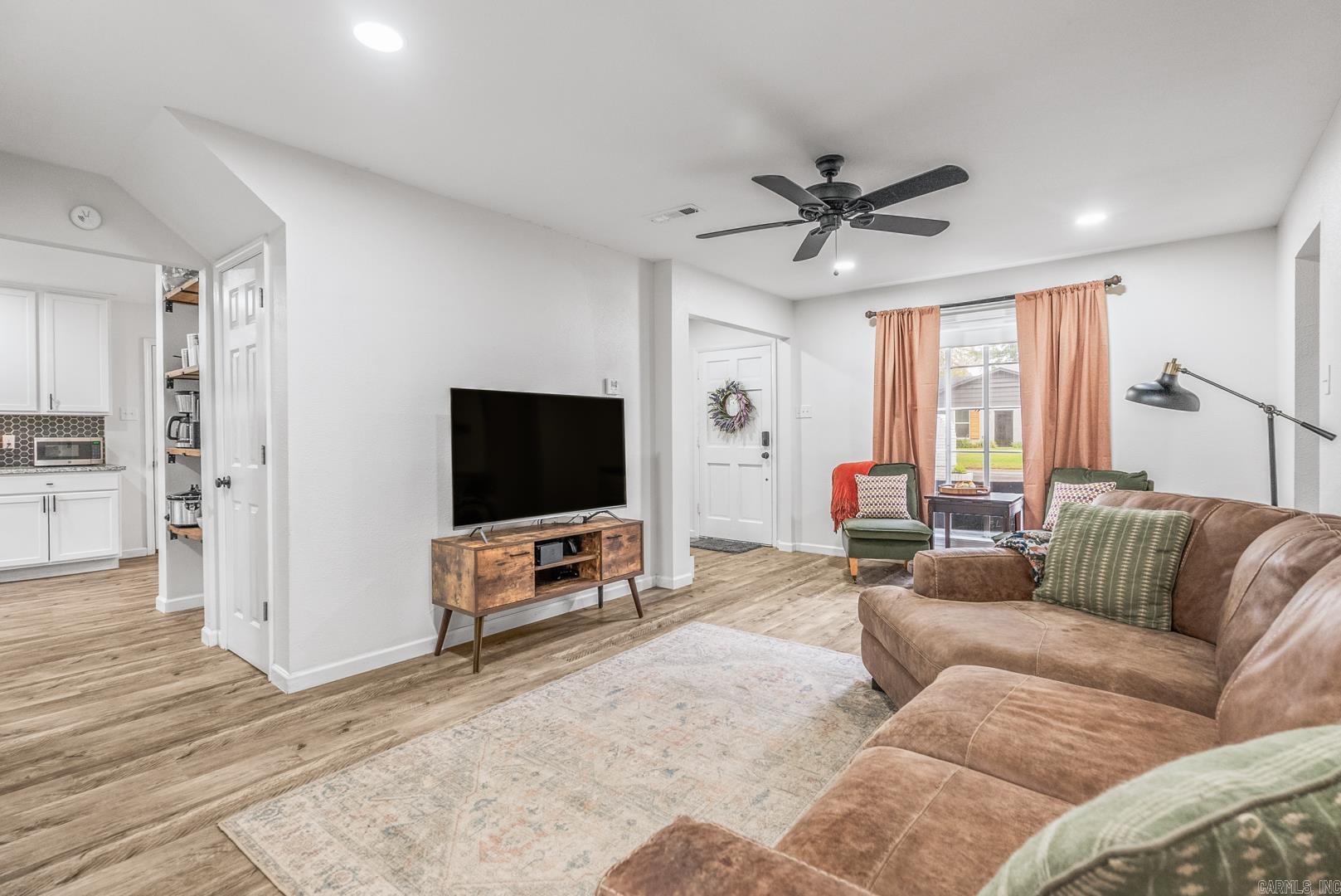 SMOKING OAKS ADD - Residential