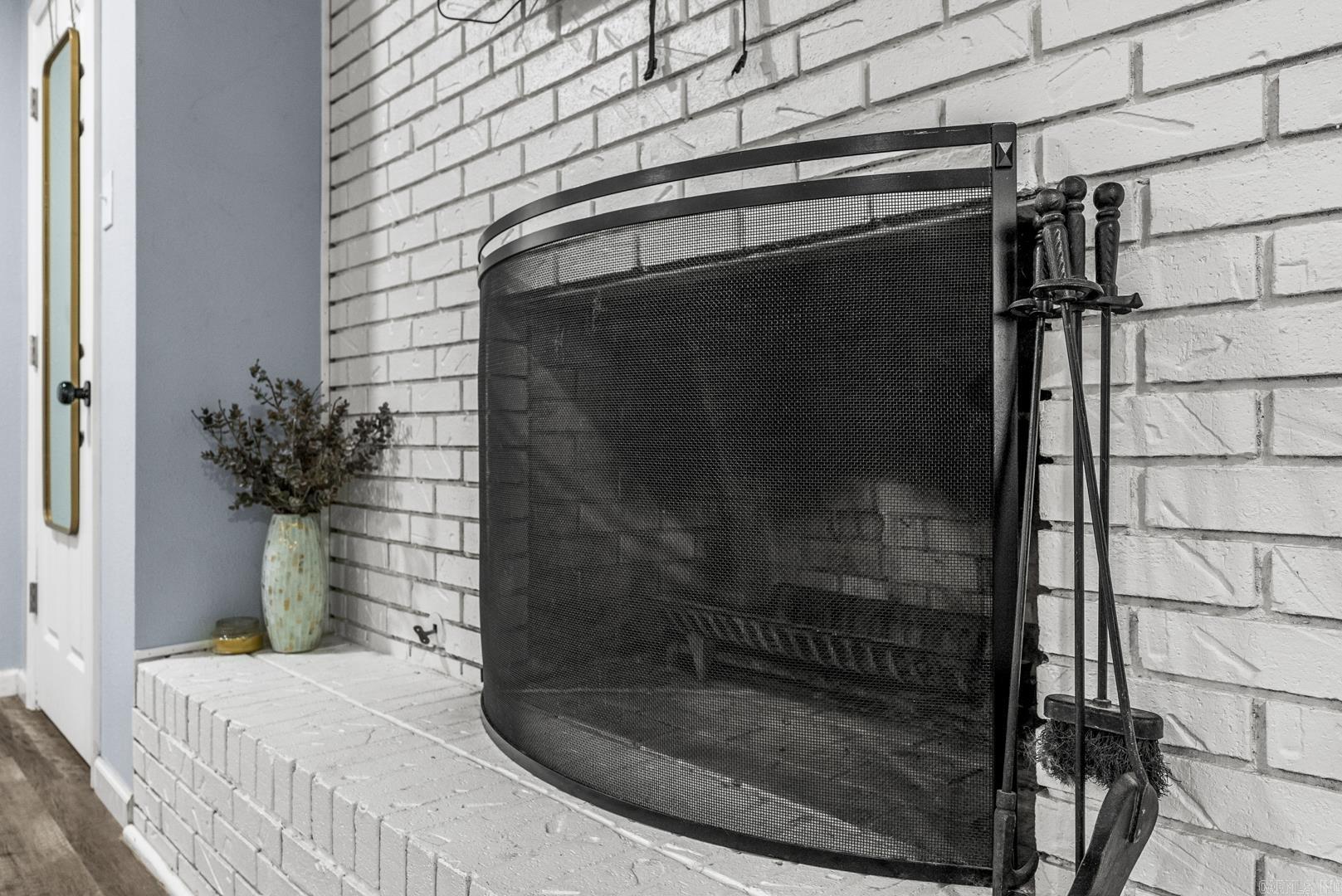 SMOKING OAKS ADD - Residential