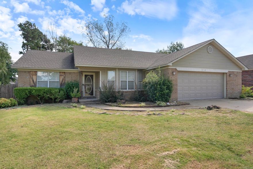 Charming 4 bedroom, 2 bathroom home now available. Features include: two car garage, laundry room, kitchen/dinning combo, fully fenced backyard, all within walking distance of Searcy High School.  Roof replaced in 2017, HVAC replaced in 2021 and water heater was replaced in 2023.  Selling As-is.  An affordable home on the west end of town that checks all of the boxes is rare to come by, so don't miss this one!