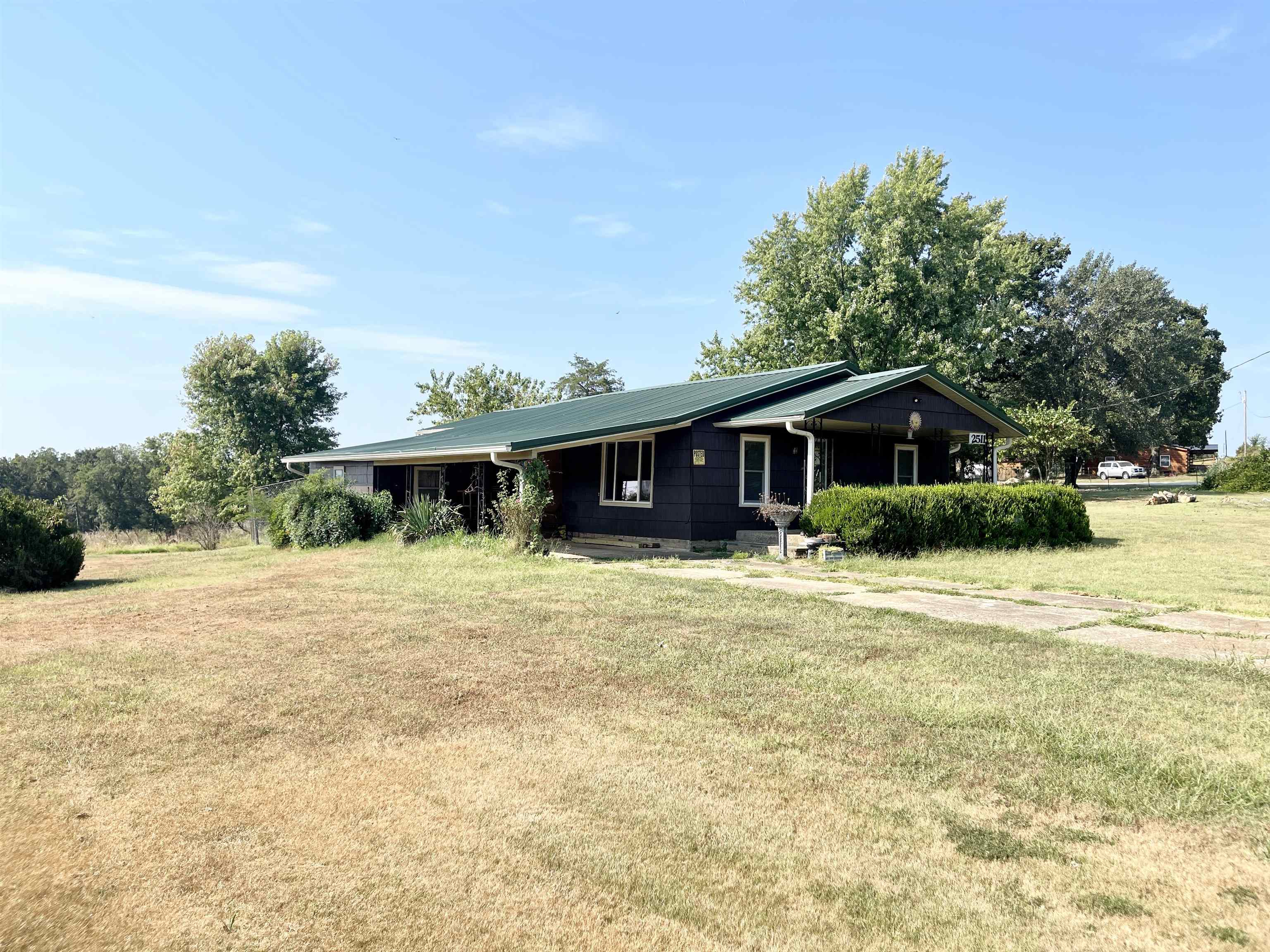 Spacious 3 Bed, 2 Bath Home on 1.8 Acres in Glencoe, Arkansas ā No Restrictions!Welcome to 2511 Heart Road, located in the heart of North Central Arkansas. This updated home offers 1,533 sq ft of living space on 1.8 acres with no restrictions, giving you the freedom to live the way you want. New HEIL HVAC system New Pella Low-E windows for energy efficiency Fresh drywall throughout LED lighting New refrigerator & water heater Blown cellulose insulation in ceiling Larson storm doors The kitchen is designed for convenience with pull-out pot & pan drawers and abundant cabinet space, while the living room highlights original hardwood flooring. 18x13 detached bonus room ā perfect for a workshop, she shed, office, or guest suite 30x40 barn with lean-to 200-amp electrical service to outbuildings Multiple outdoor faucets 1-car carport Storm cellar for safety The property includes both private well water and public water access, and the home is already handicap accessible. A metal roof, only 3 years old, adds lasting durability. This home is being sold āAs Isā and is ideal for perfect country living in North Central Arkansas!