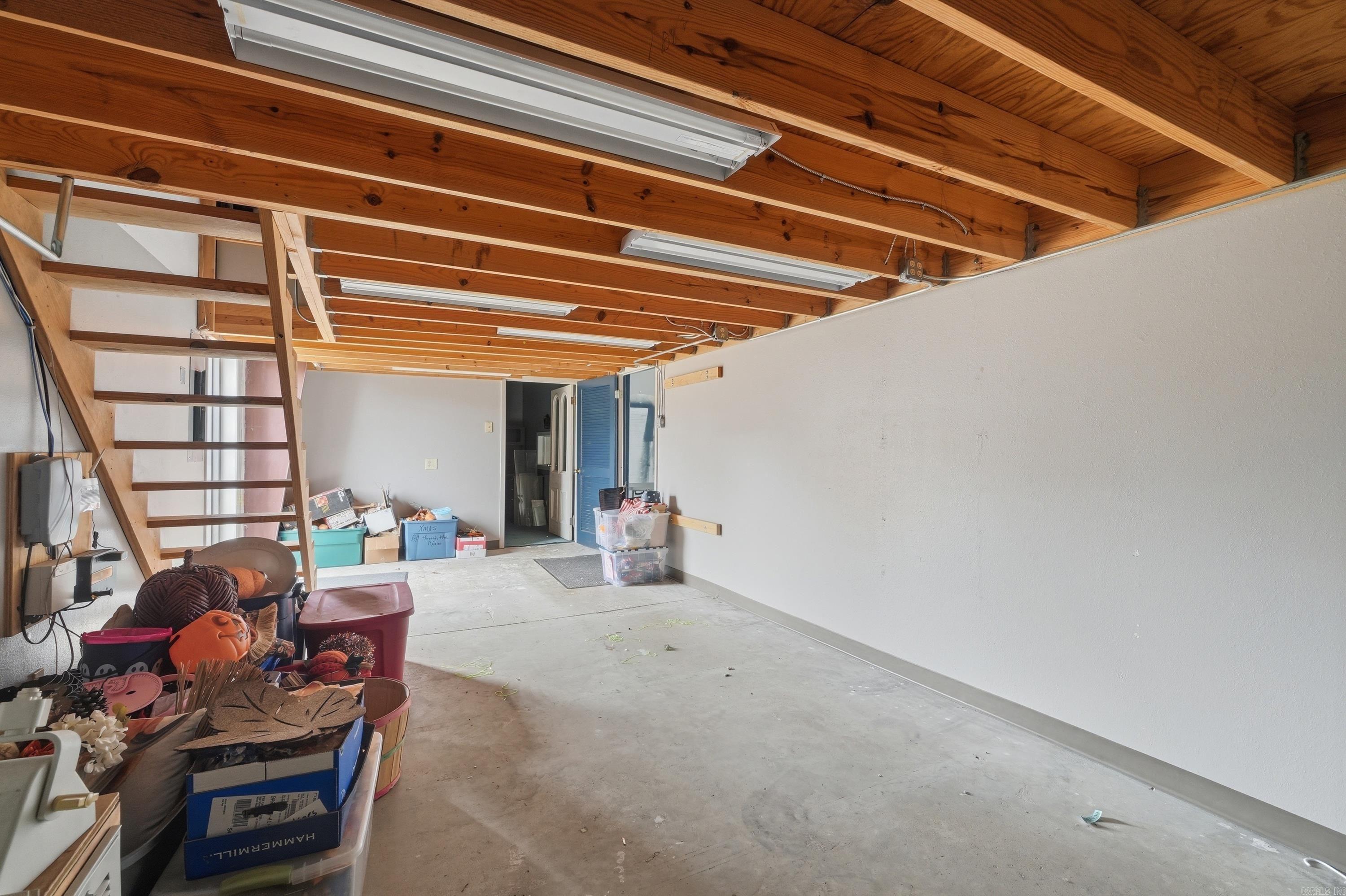 Gin Creek - Residential Lease