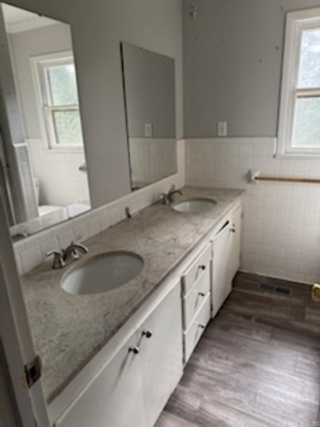 View Hills - Residential Lease